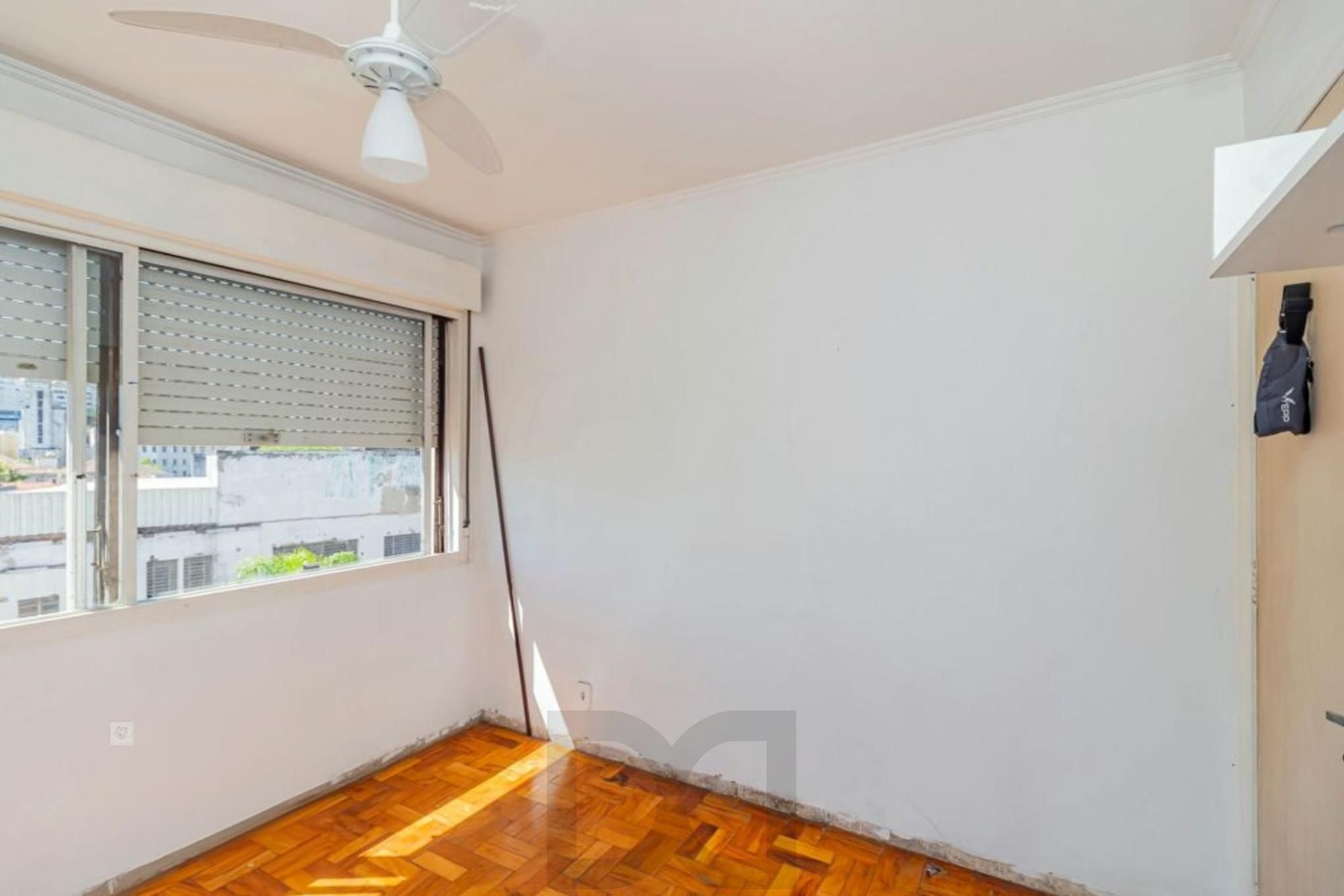 Apartamento com 2 quartos, elevador semi mobiliado no bairro Floresta. — foto 10