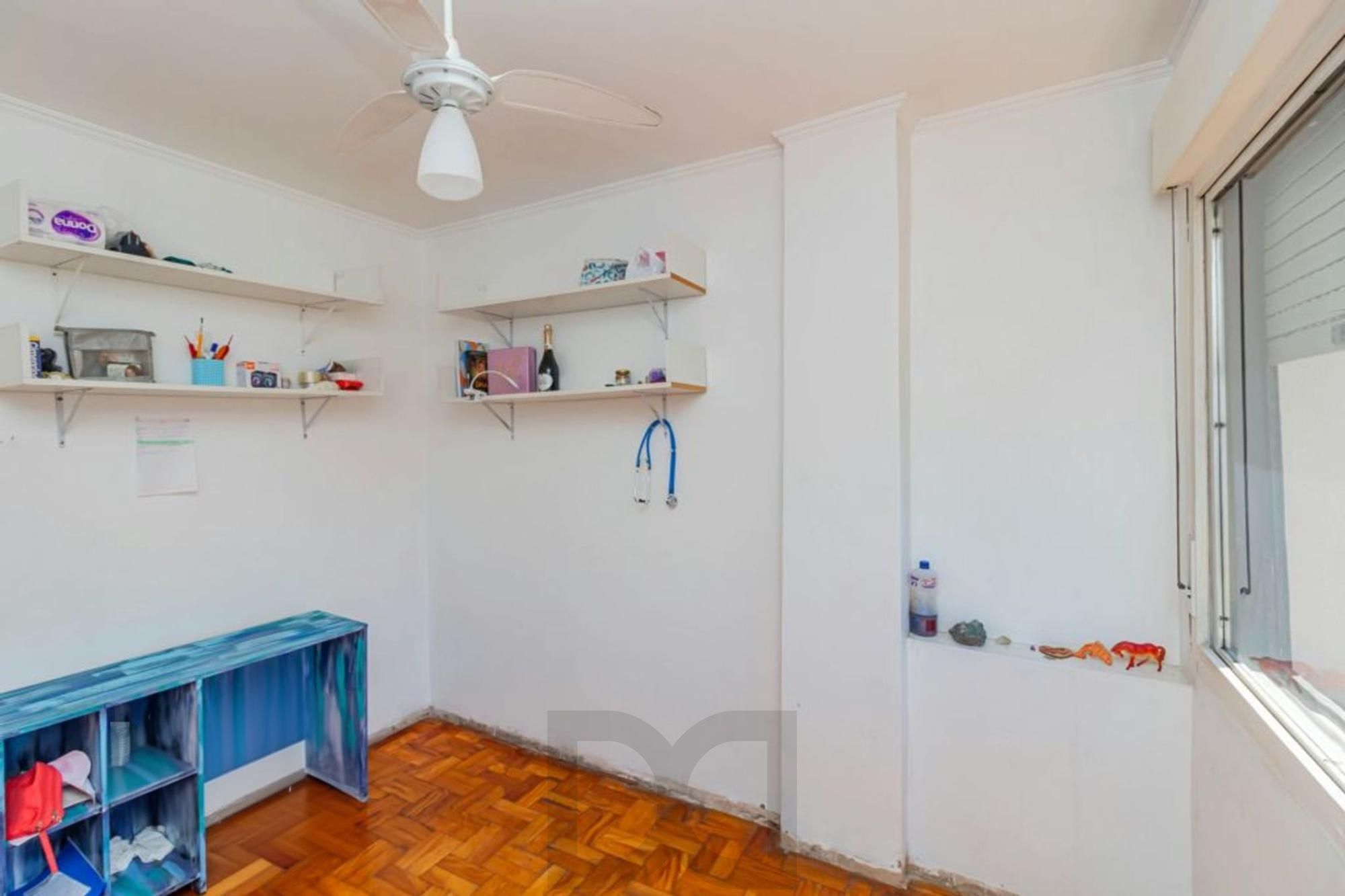 Apartamento com 2 quartos, elevador semi mobiliado no bairro Floresta. — foto 9