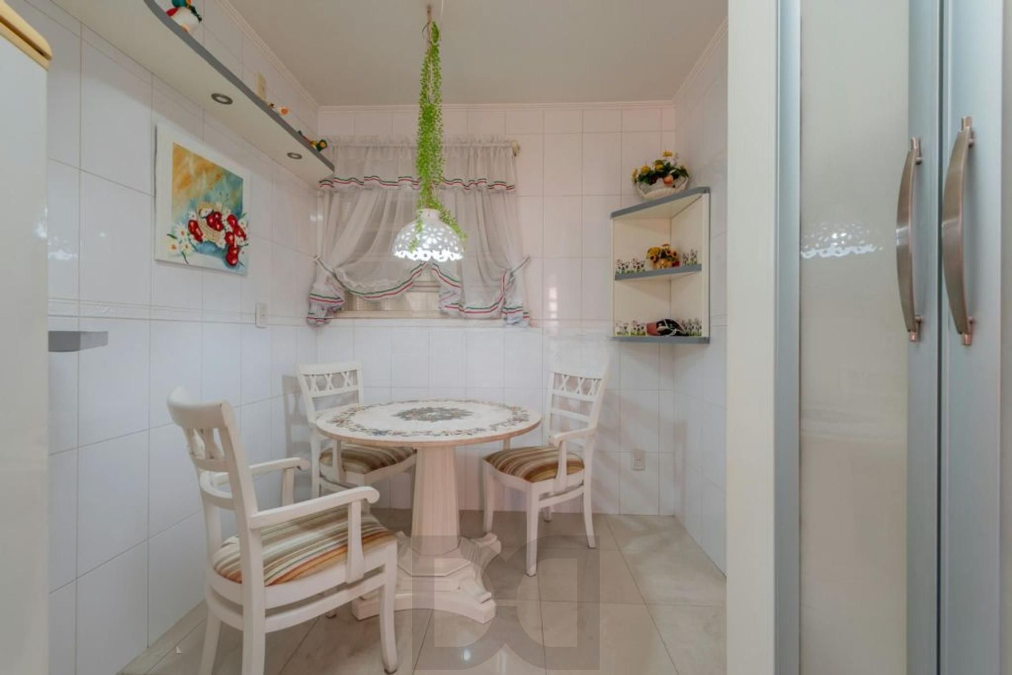Casa com 3 dormitórios,1 suíte, 4 banheiros e 4 vagas, 203m² no Jardim Itu. — foto 13