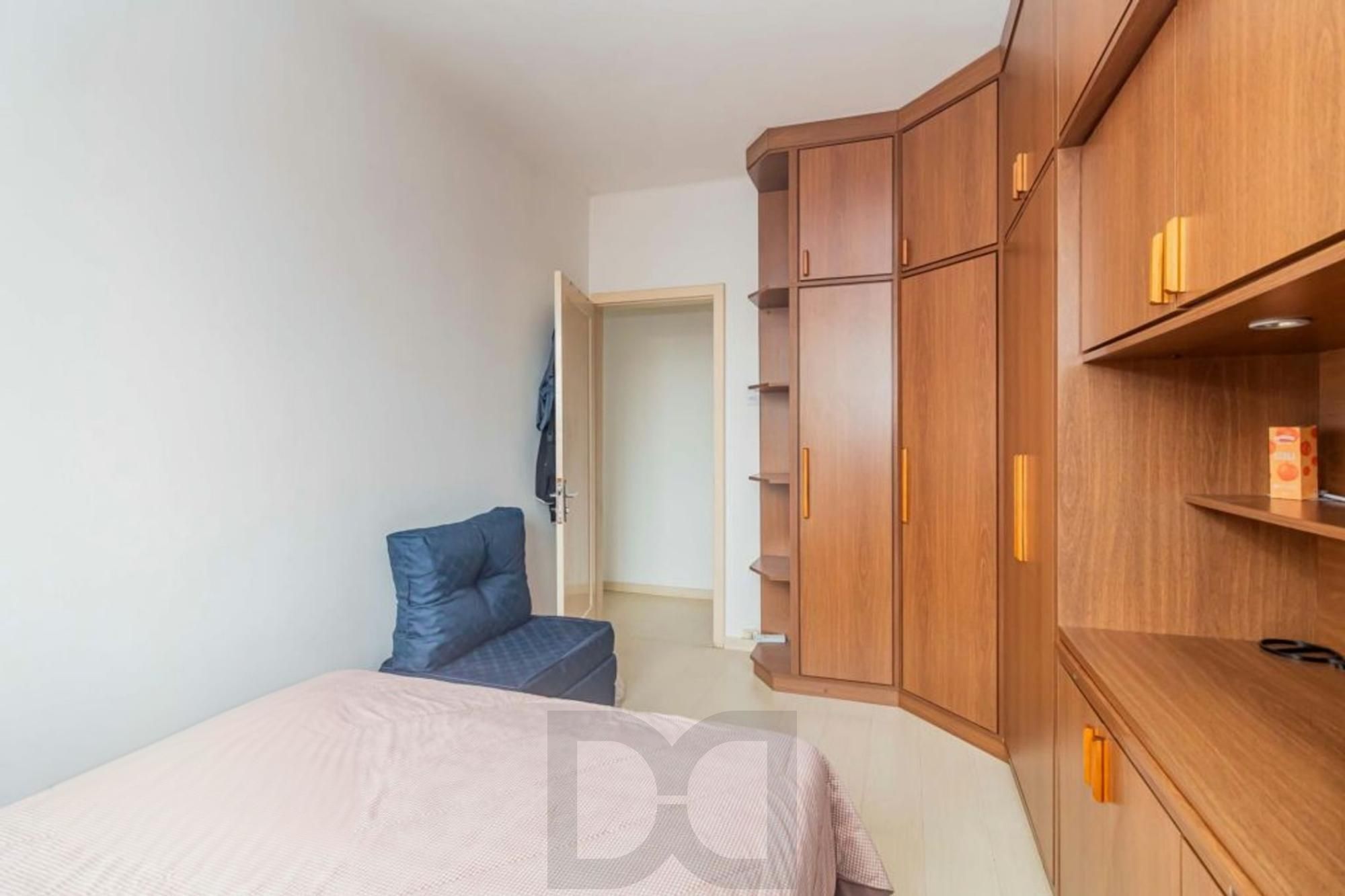 Apartamento semi mobiliado 2 dormitórios bairro Petrópolis — foto 13