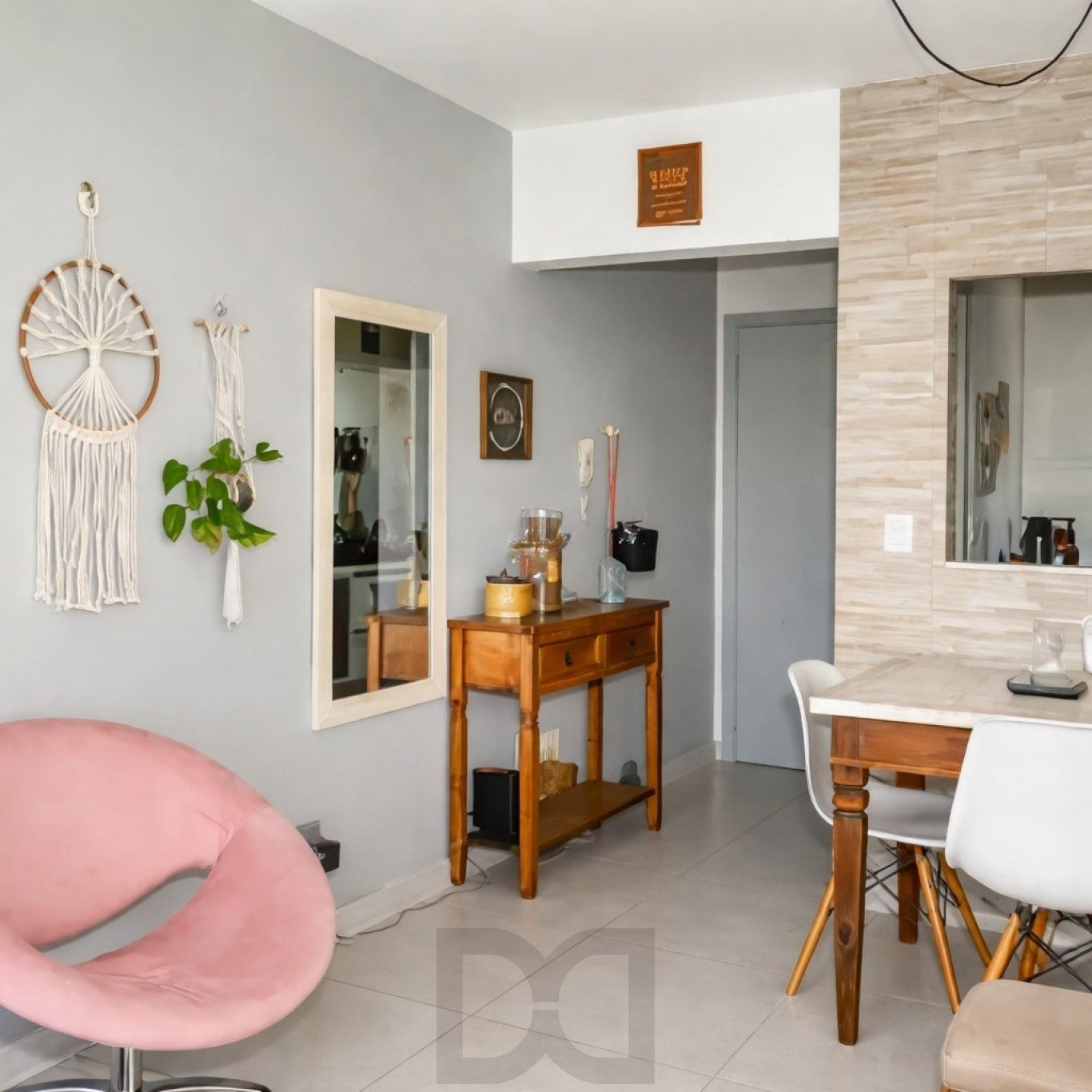 Apartamento de 2 quartos no bairro Jardim Carvalho Porto Alegre. — foto 1