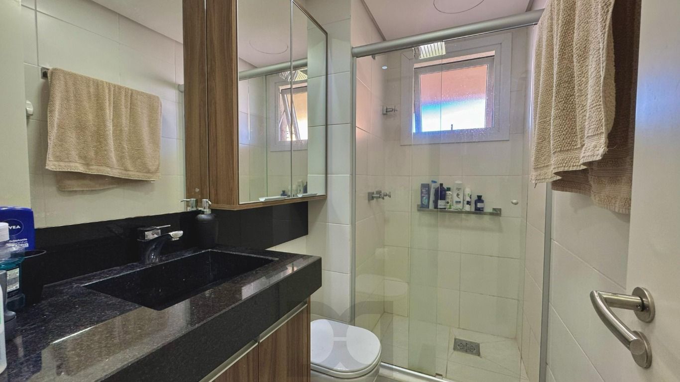 Apartamento mobiliado de 2 dormitórios e 2 vagas no bairro Petrópolis — foto 18
