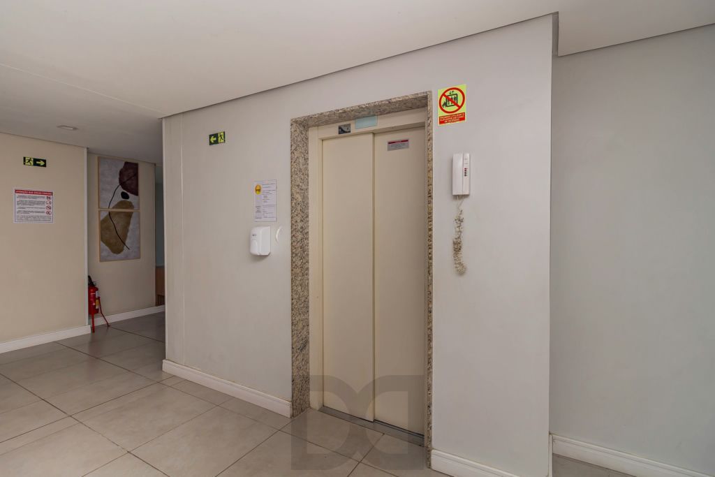 Apartamento 3 quartos, 1 vaga, elevador e piscina no bairro Cristal — foto 19