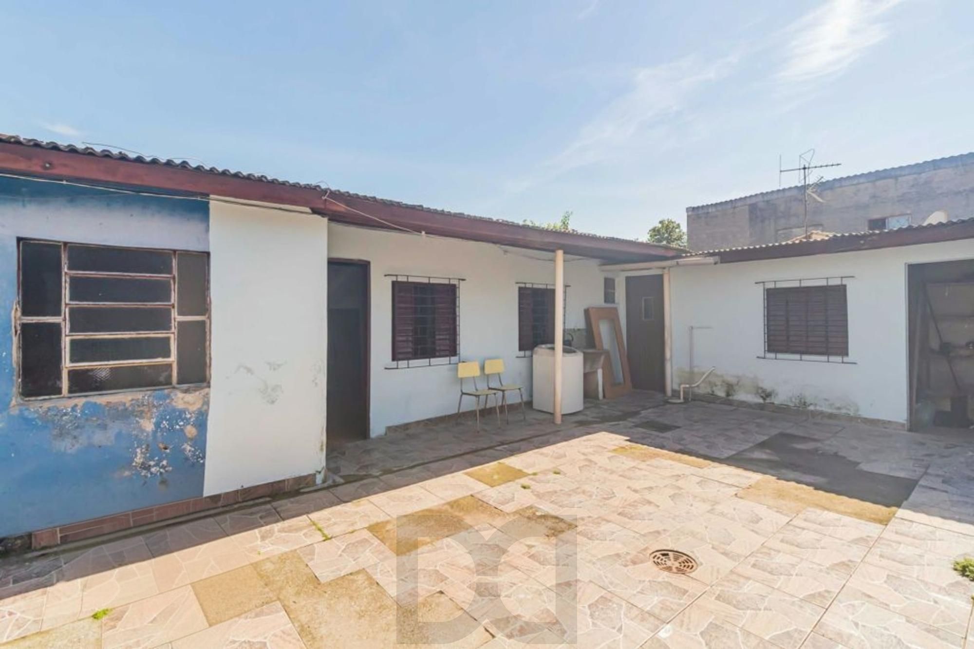 Casa com 4 quartos, 1 suíte , vaga de garagem e churrasqueira à venda em Sarandi. — foto 34