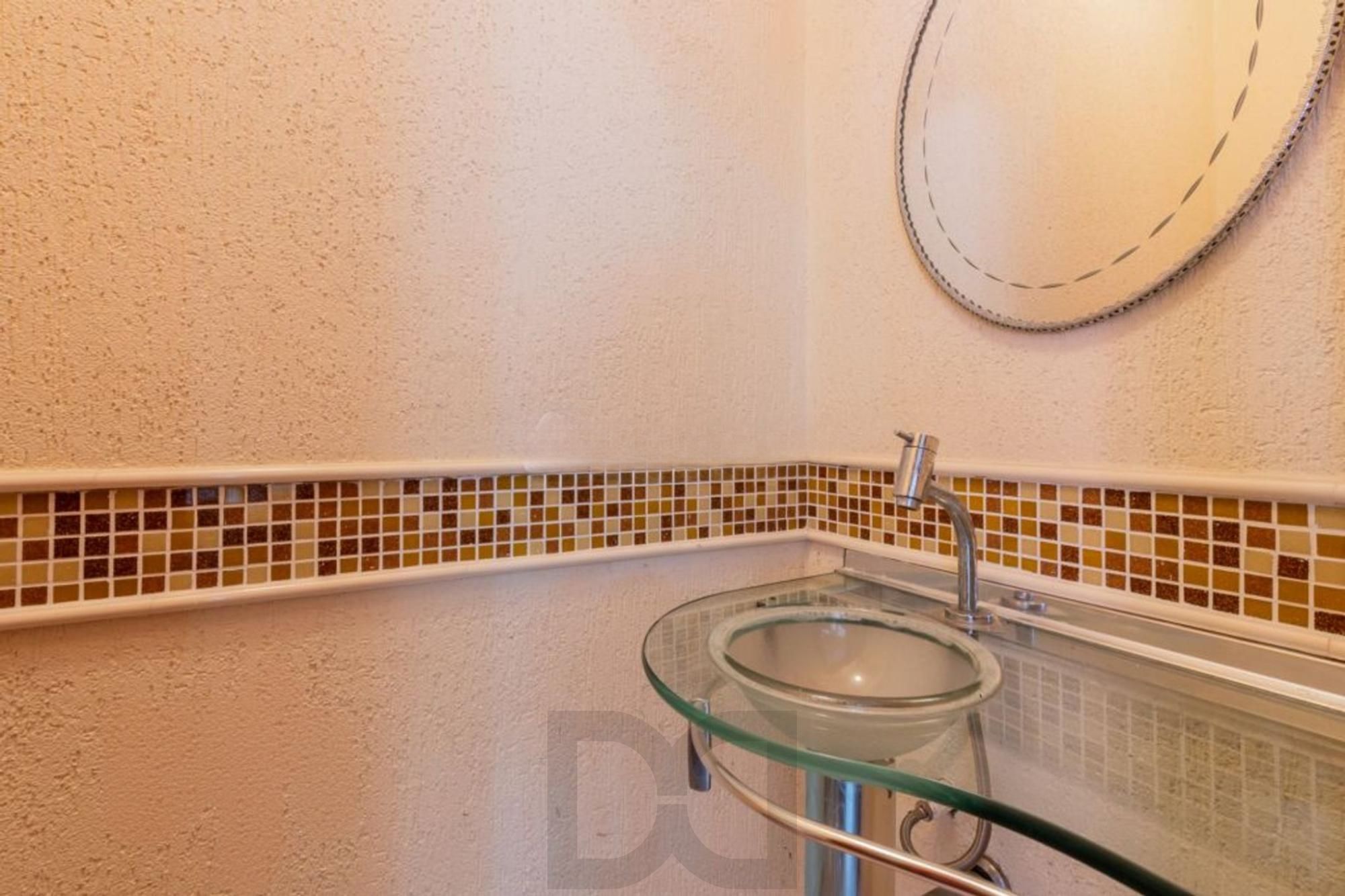 Casa com 3 dormitórios,1 suíte, 4 banheiros e 4 vagas, 203m² no Jardim Itu. — foto 15