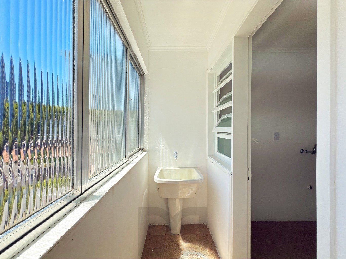 Cobertura com 2 quartos, vaga, elevador e churrasqueira  no bairro Cristal. — foto 21