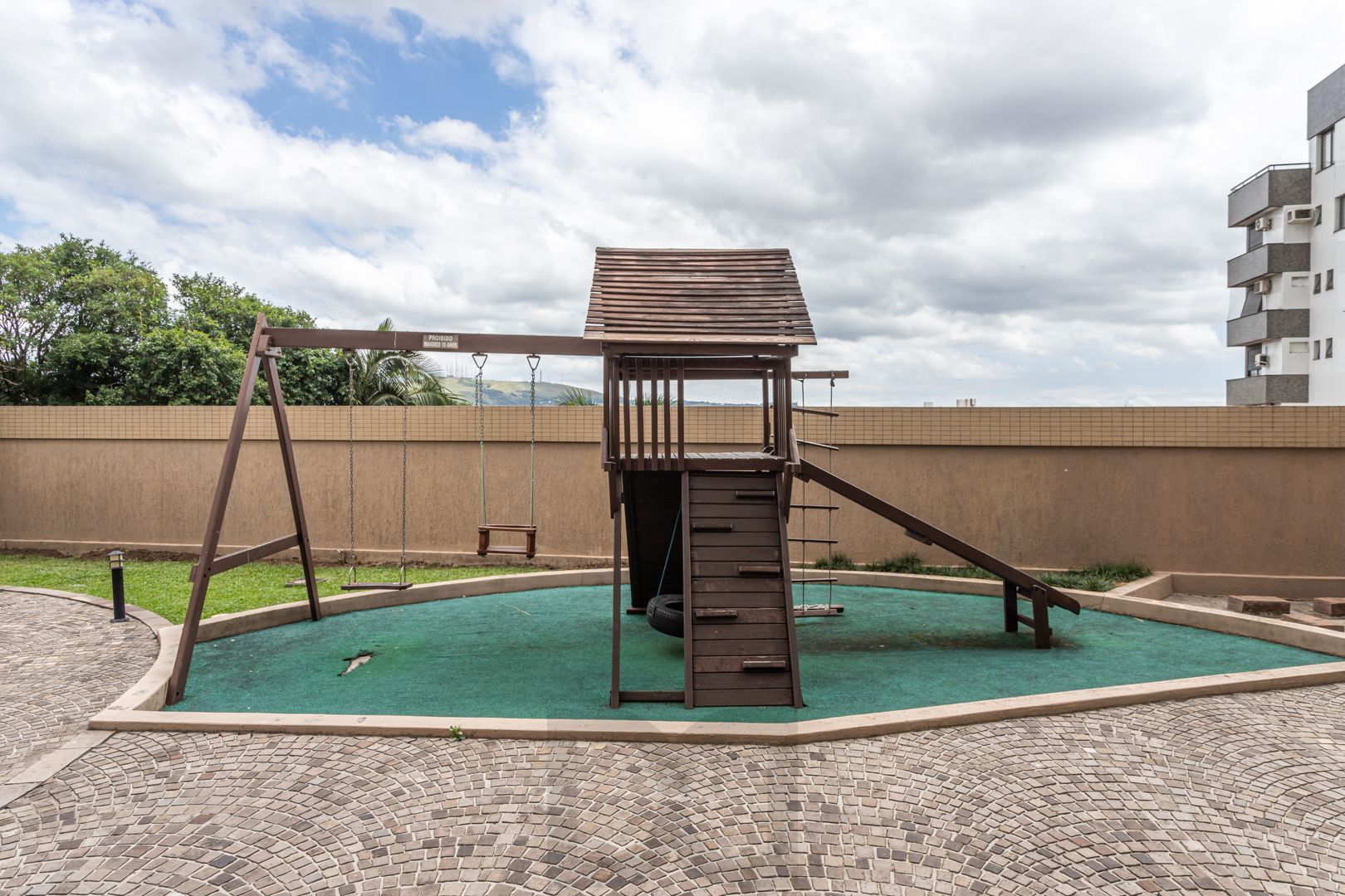 Apartamento de 97m², 2 dormitórios,1suíte, 3 vagas de garagem no Jardim Botânico — foto 53
