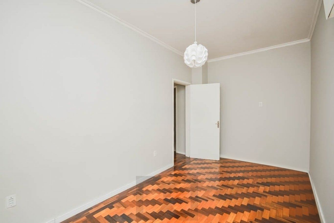 Apartamento à venda com 2 dormitórios 69 m² no Bairro Menino Deus — foto 9