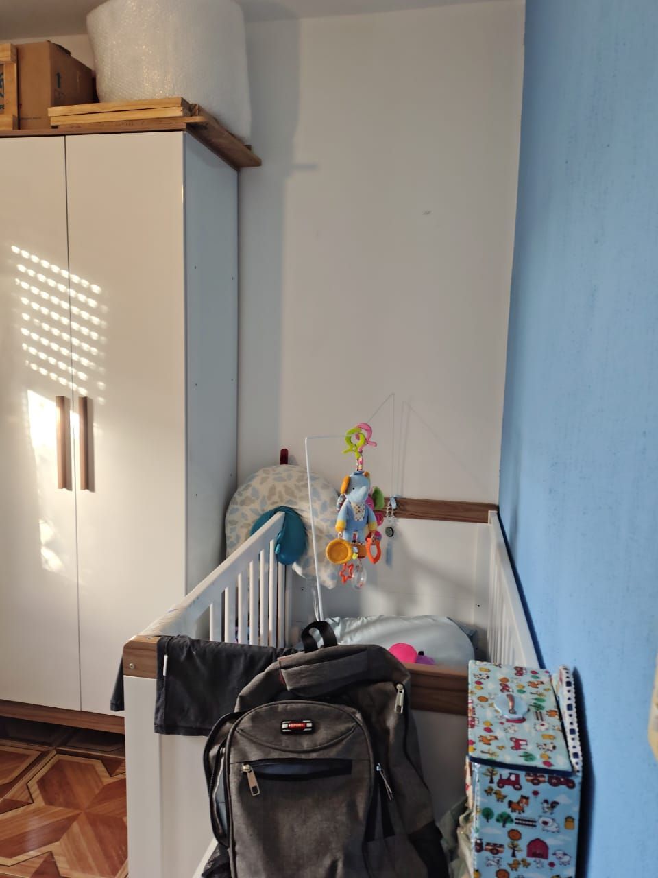 Apartamento de 2 dormitórios, semi mobiliado e 47m² no bairro Camaquã. — foto 16