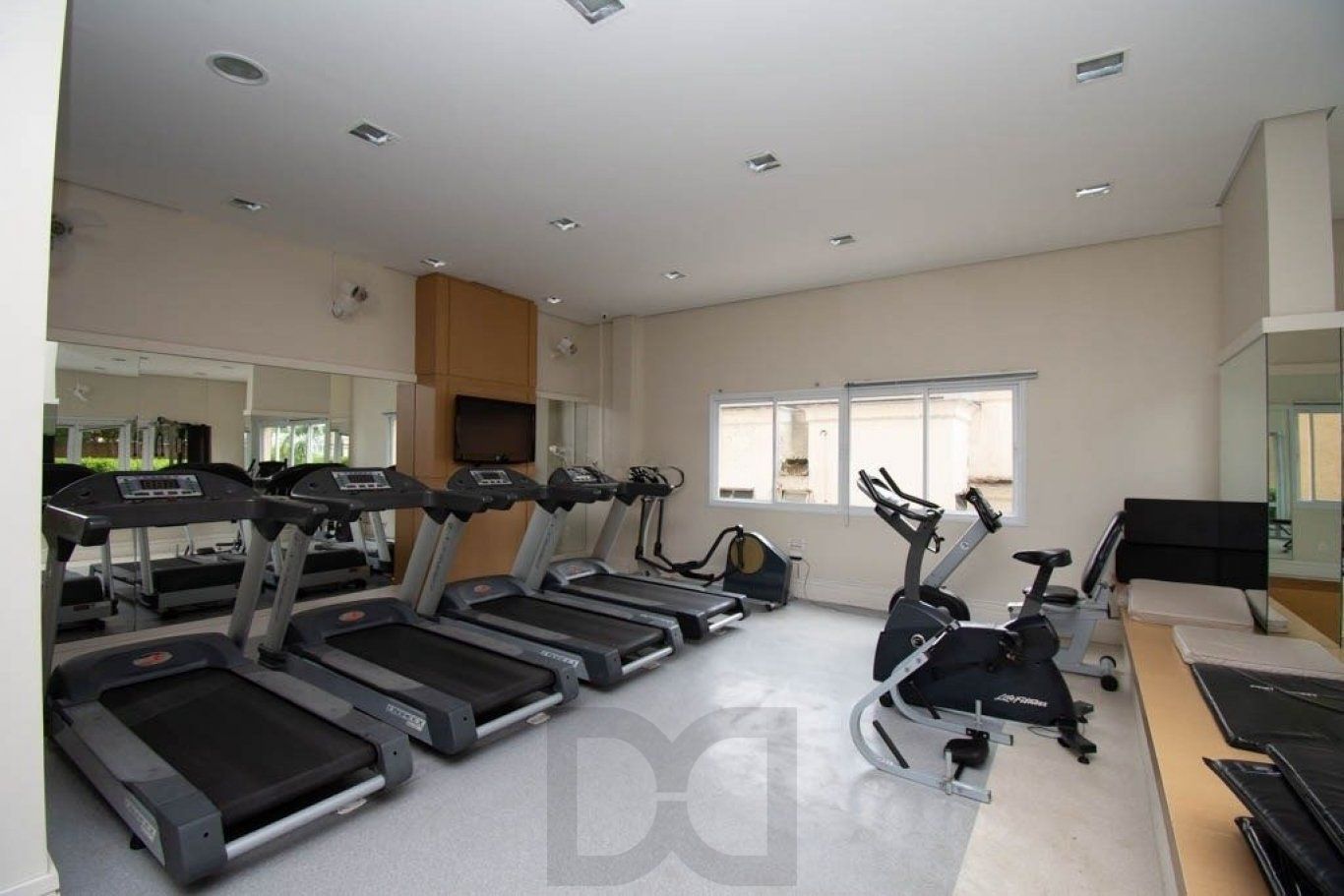 Apartamento de 2 dormitórios, 1 suíte, 2 vagas e 94m² no Jardim Europa. — foto 31