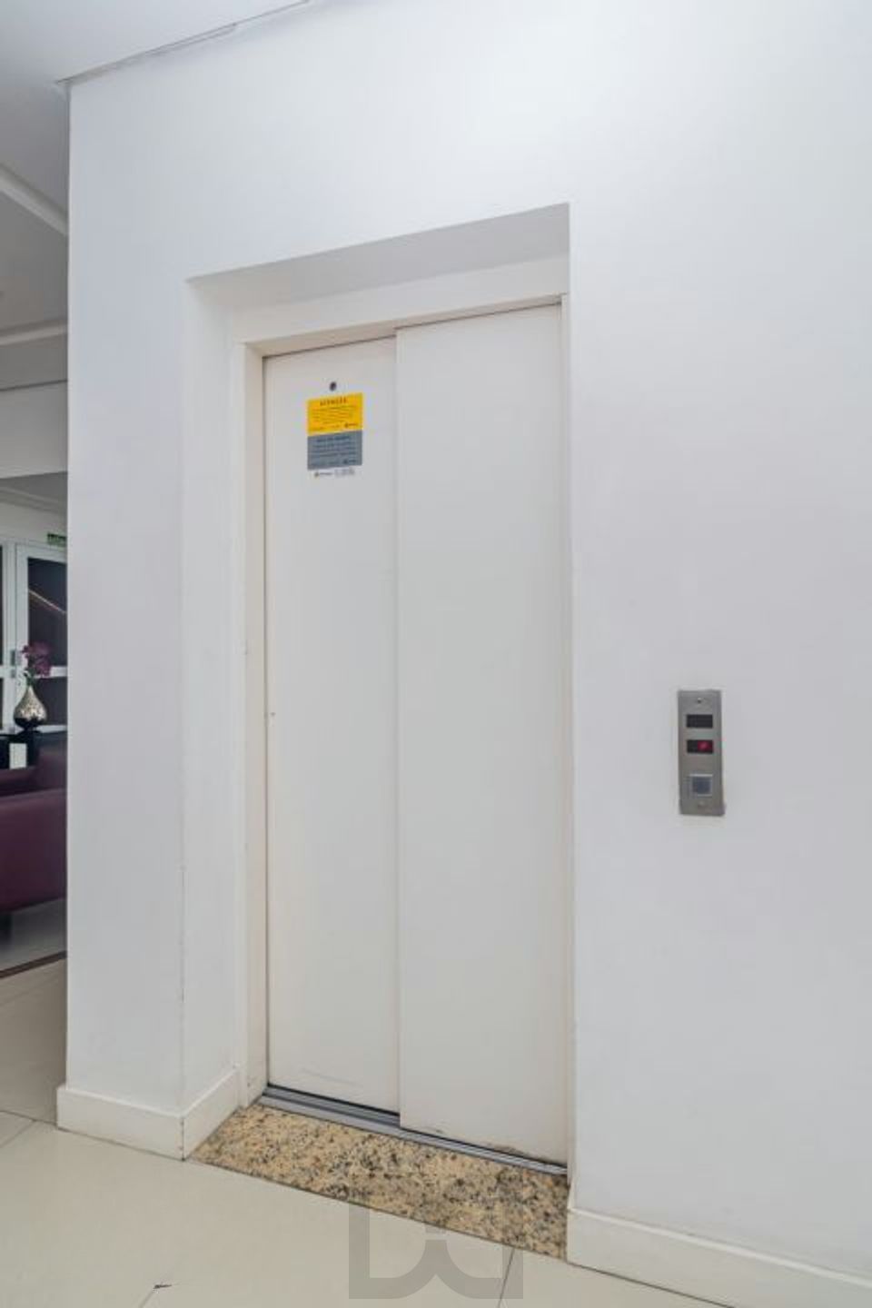 Apartamento semi mobiliado 2 dormitórios bairro Petrópolis — foto 18