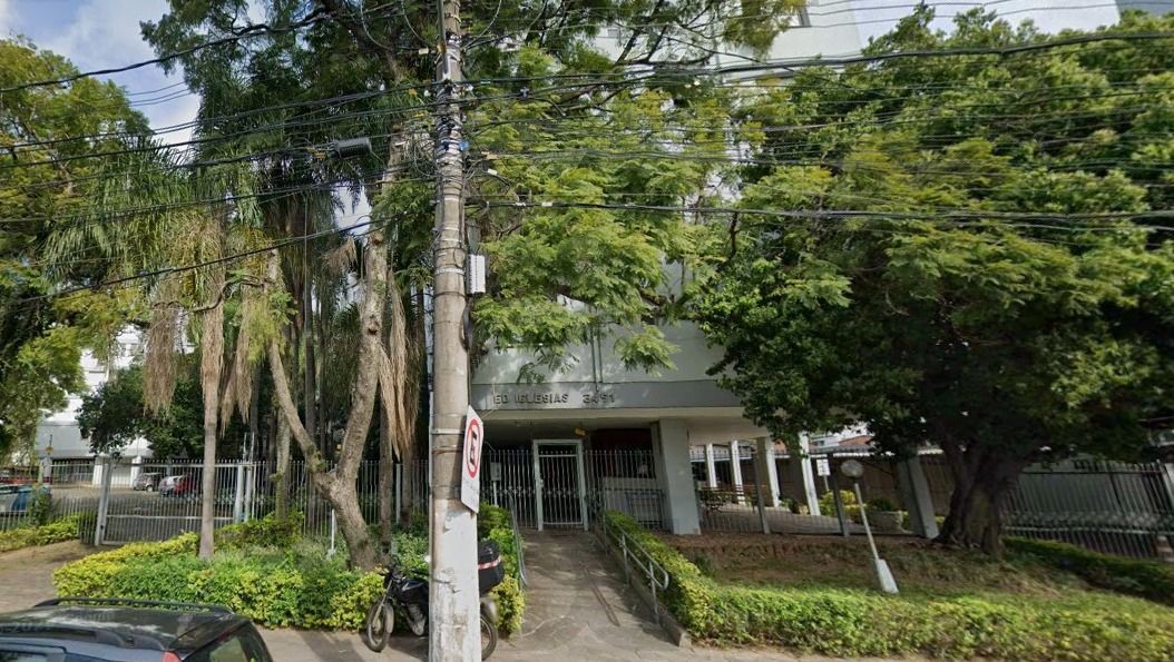 Apartamento de 1 quarto, elevador, 1 vaga coberta no bairro Partenon — foto 1