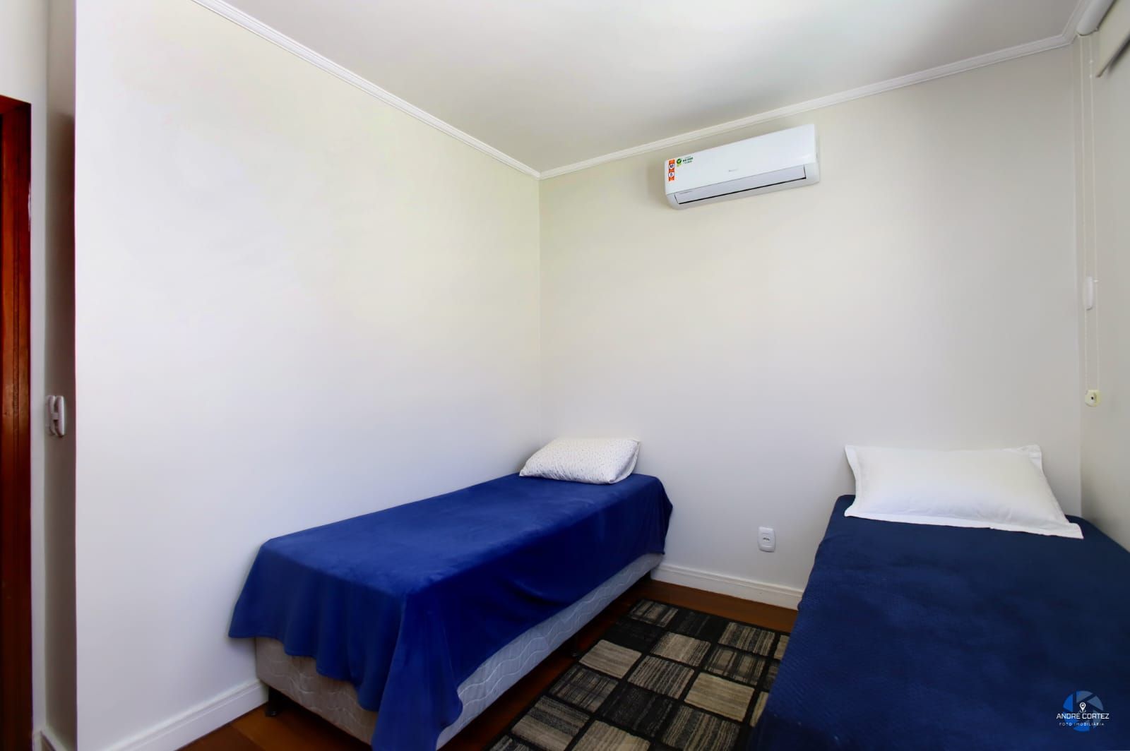 Casa de 3 dormitórios, 3 vagas e pátio com piscina bairro Chácara das Pedras. — foto 27