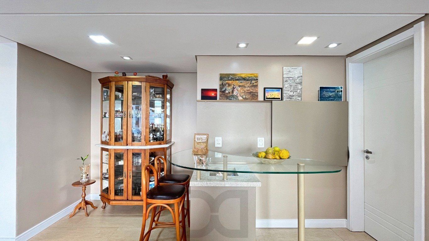 Apartamento com 3 quartos, 3 suítes e 128m² à venda em Menino Deus. — foto 9