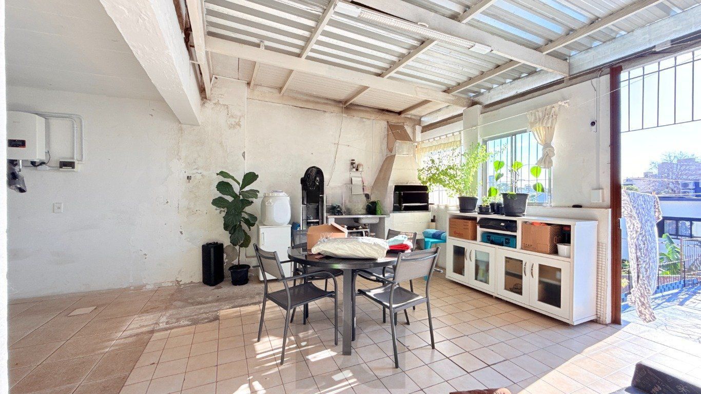 Casa com 4 quartos, vaga coberta, piscina e pátio no bairro Cristo Redentor — foto 26