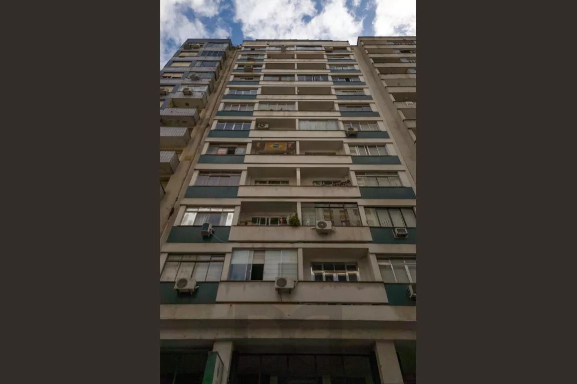 Apartamento com 4 quartos, 3 banheiros no Bairro Centro Historico. — foto 17