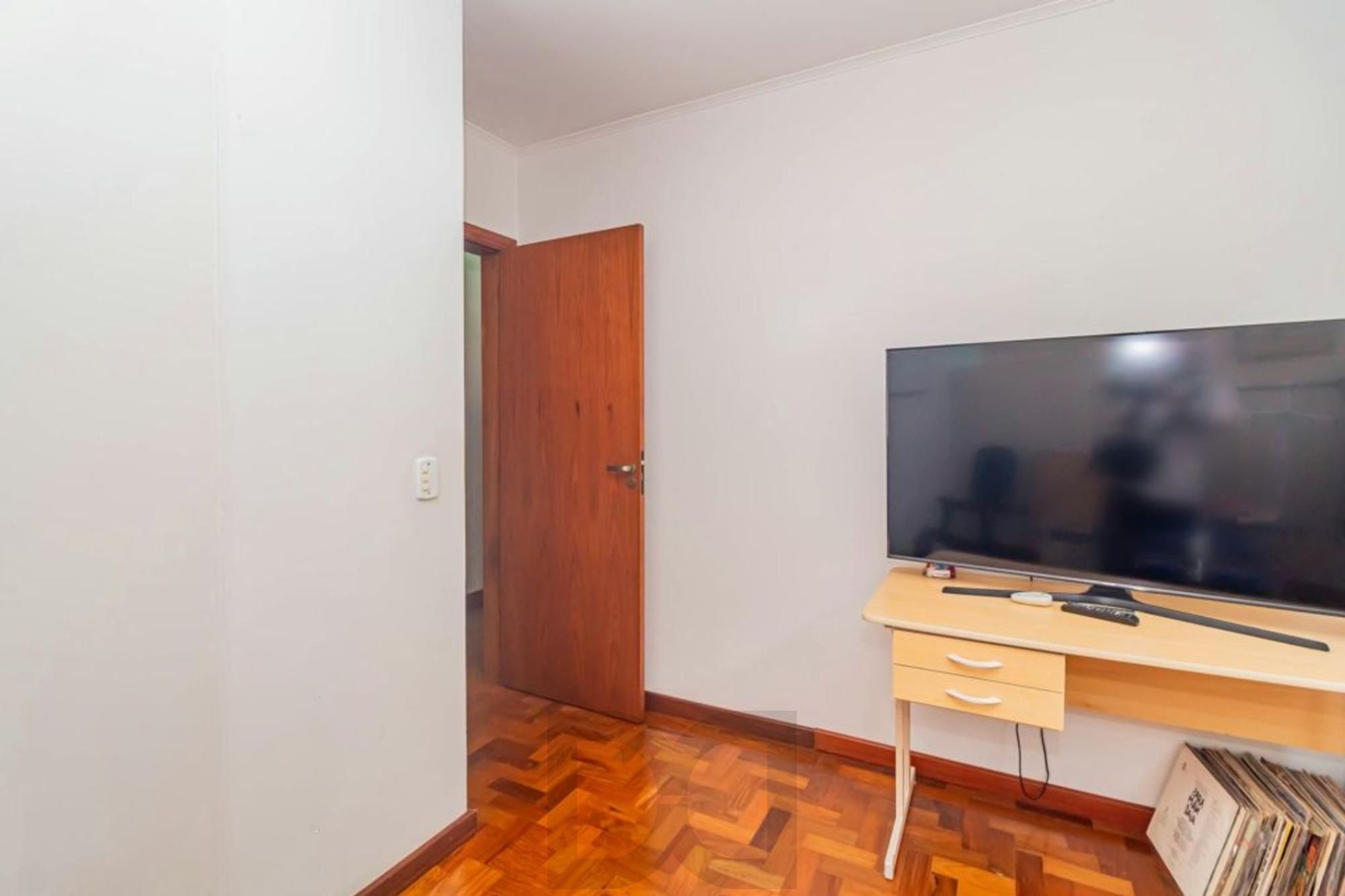 Apartamento 3 quartos, 1 suíte, 2 vagas no Petrópolis. — foto 13