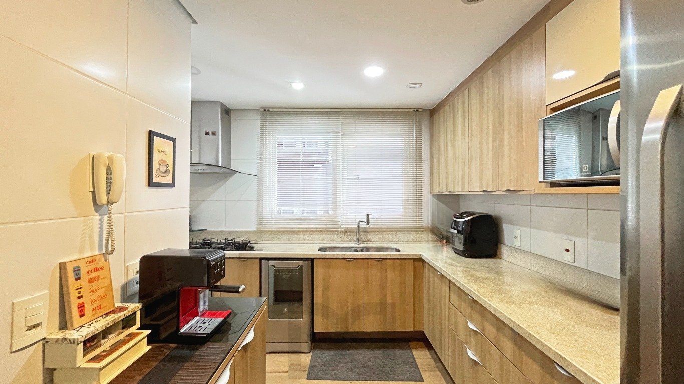 Apartamento com 3 quartos, 3 suítes e 128m² à venda em Menino Deus. — foto 19