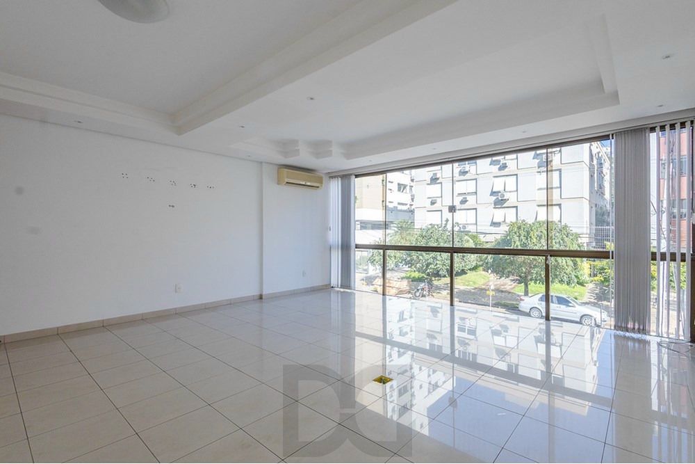 Casa com 4 quartos, 7 vagas e pátio no Bairro Higienópolis — foto 5