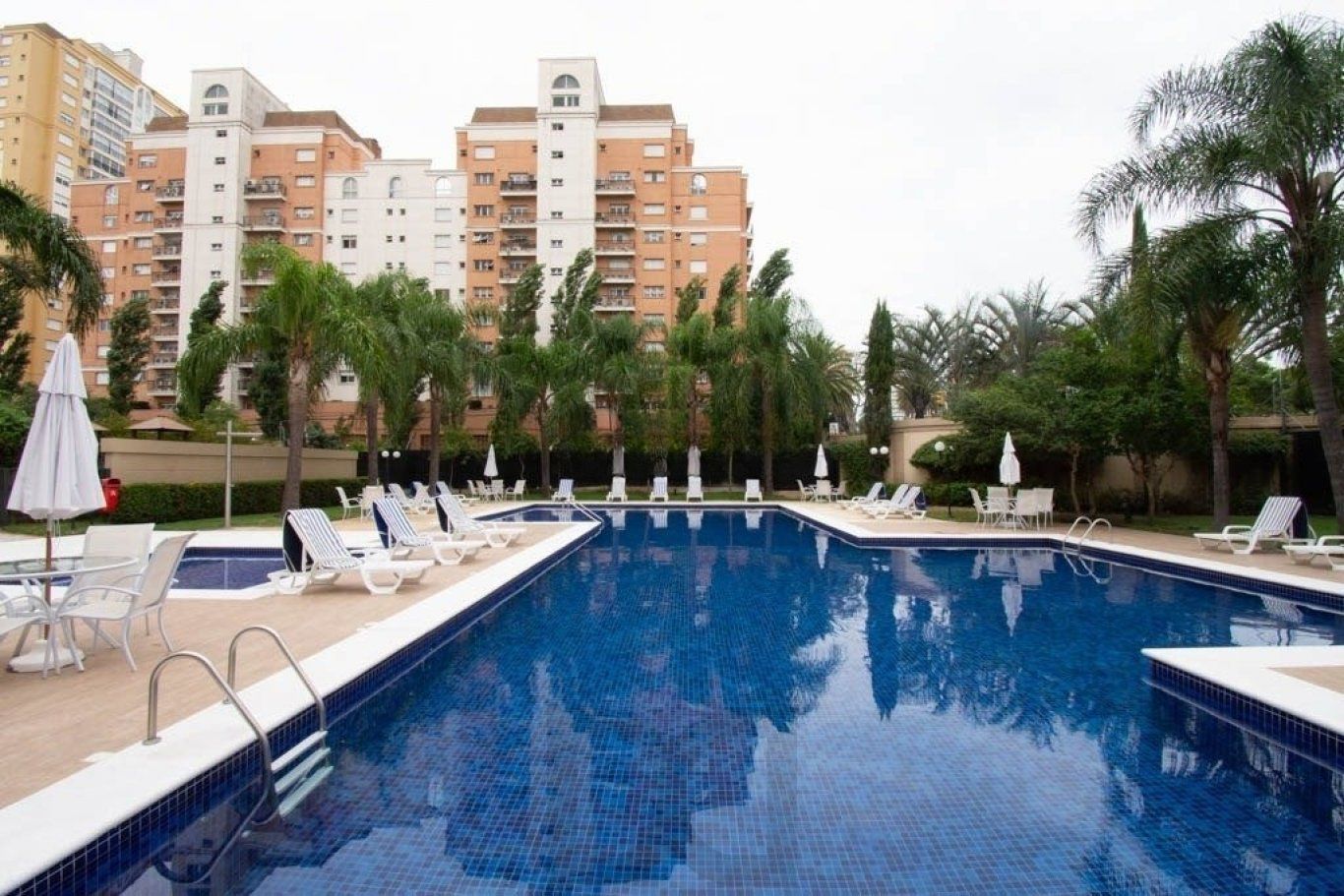 Apartamento de 2 dormitórios, 1 suíte, 2 vagas e 94m² no Jardim Europa. — foto 23