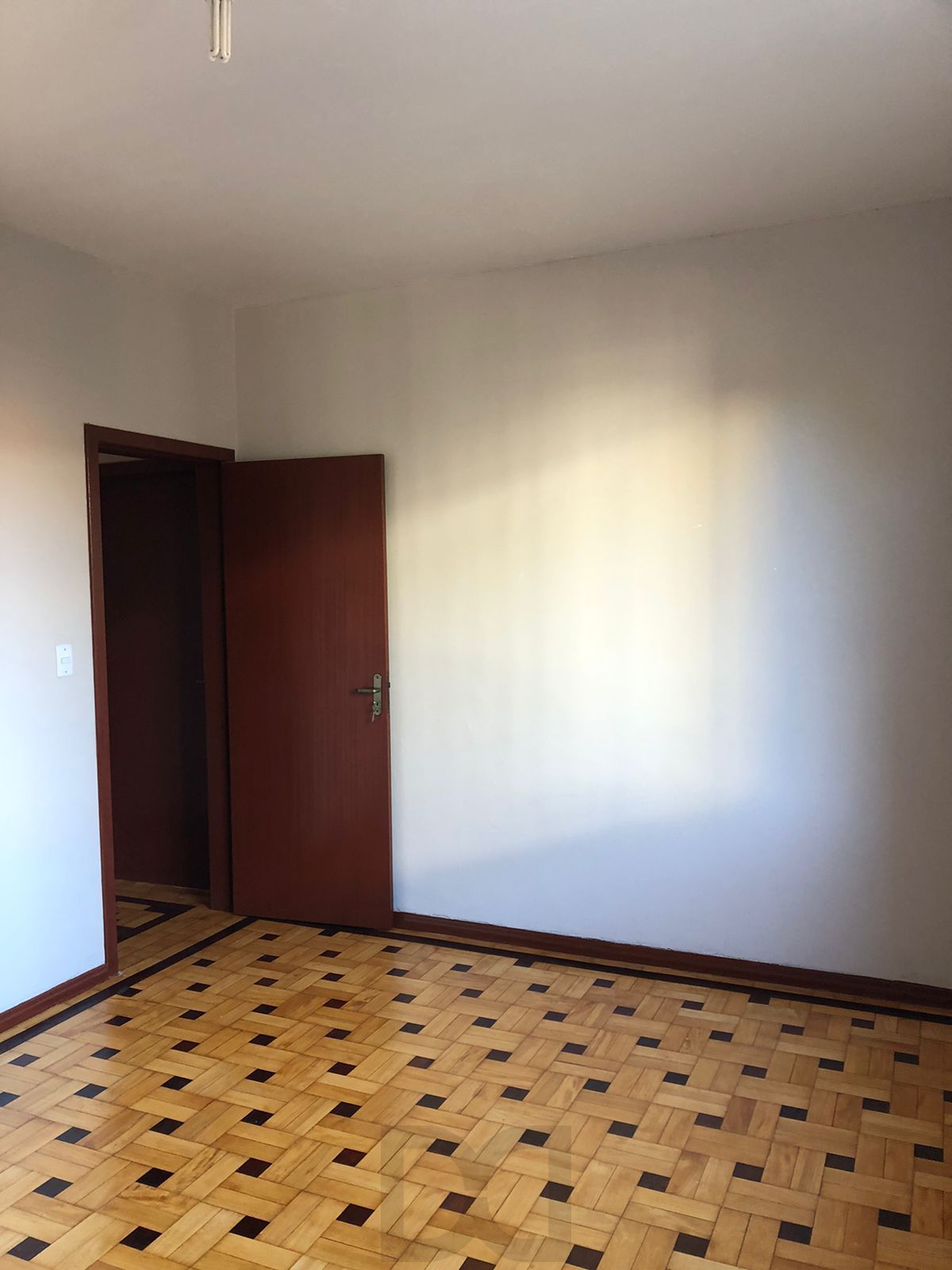 Apartamento 2 Dormitórios Reformado no São João – Av. Pátria — foto 10