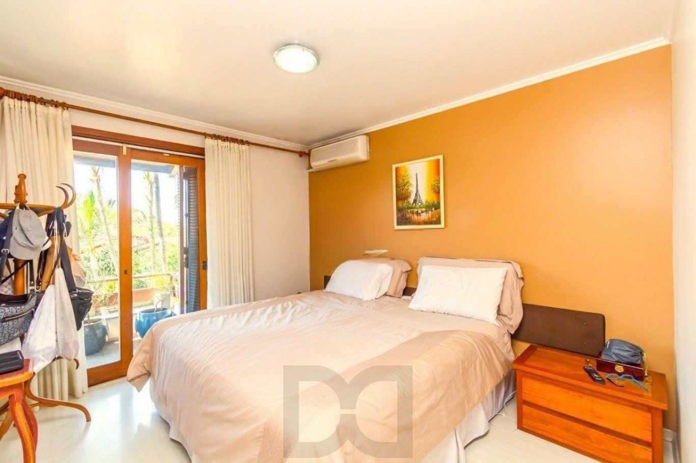 Casa com 4 dormitórios, 1 suíte, 4 vagas, piscina no bairro Três Figueiras. — foto 11