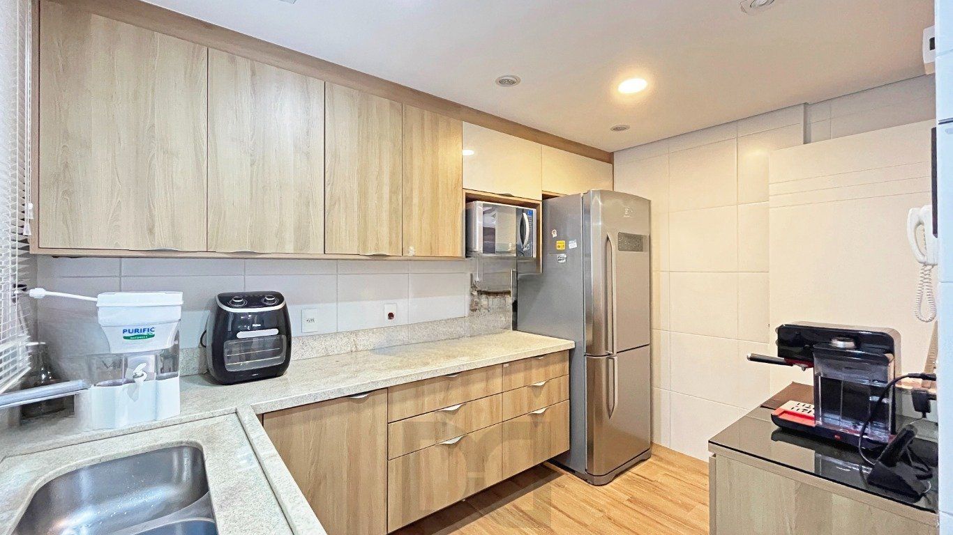 Apartamento com 3 quartos, 3 suítes e 128m² à venda em Menino Deus. — foto 17