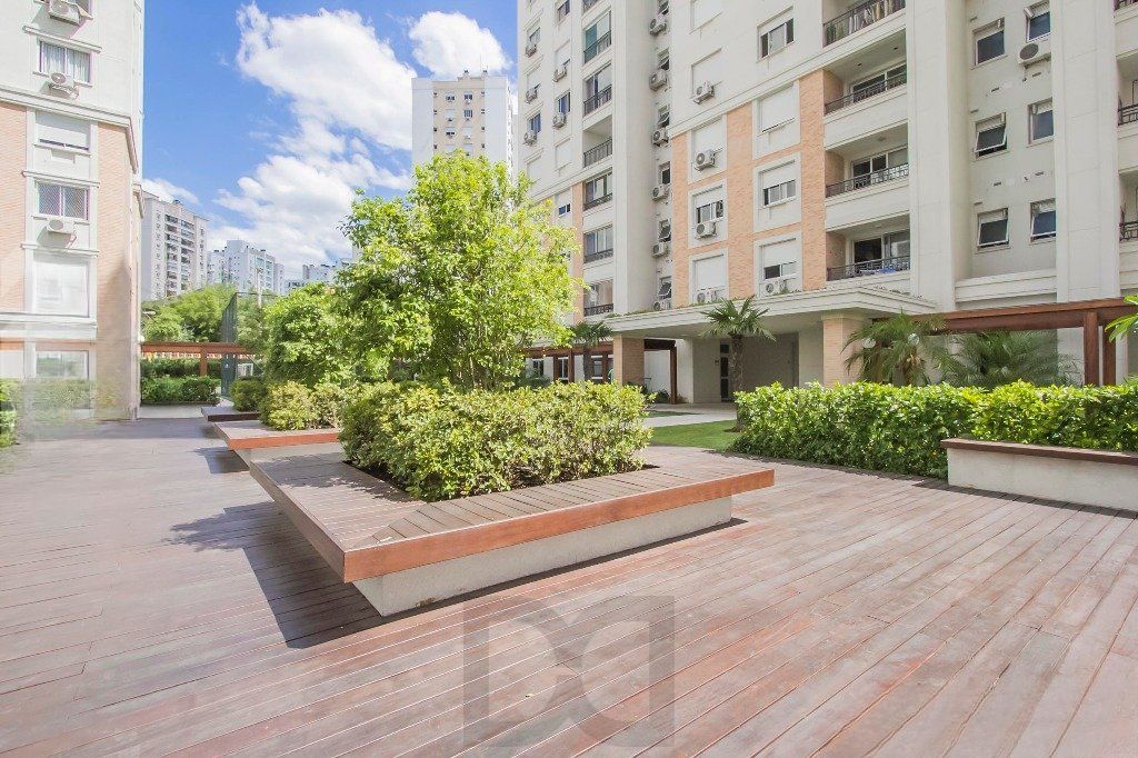 Apartamento com 3 dormitórios, 1 suíte, 1 vaga e elevador no Passo da Areia — foto 35