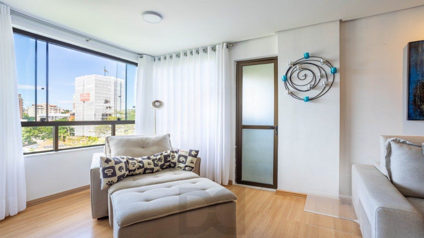 Cobertura com 3 Quartos, 1 suíte, 2 vagas e 211m² no Petrópolis. — foto 12