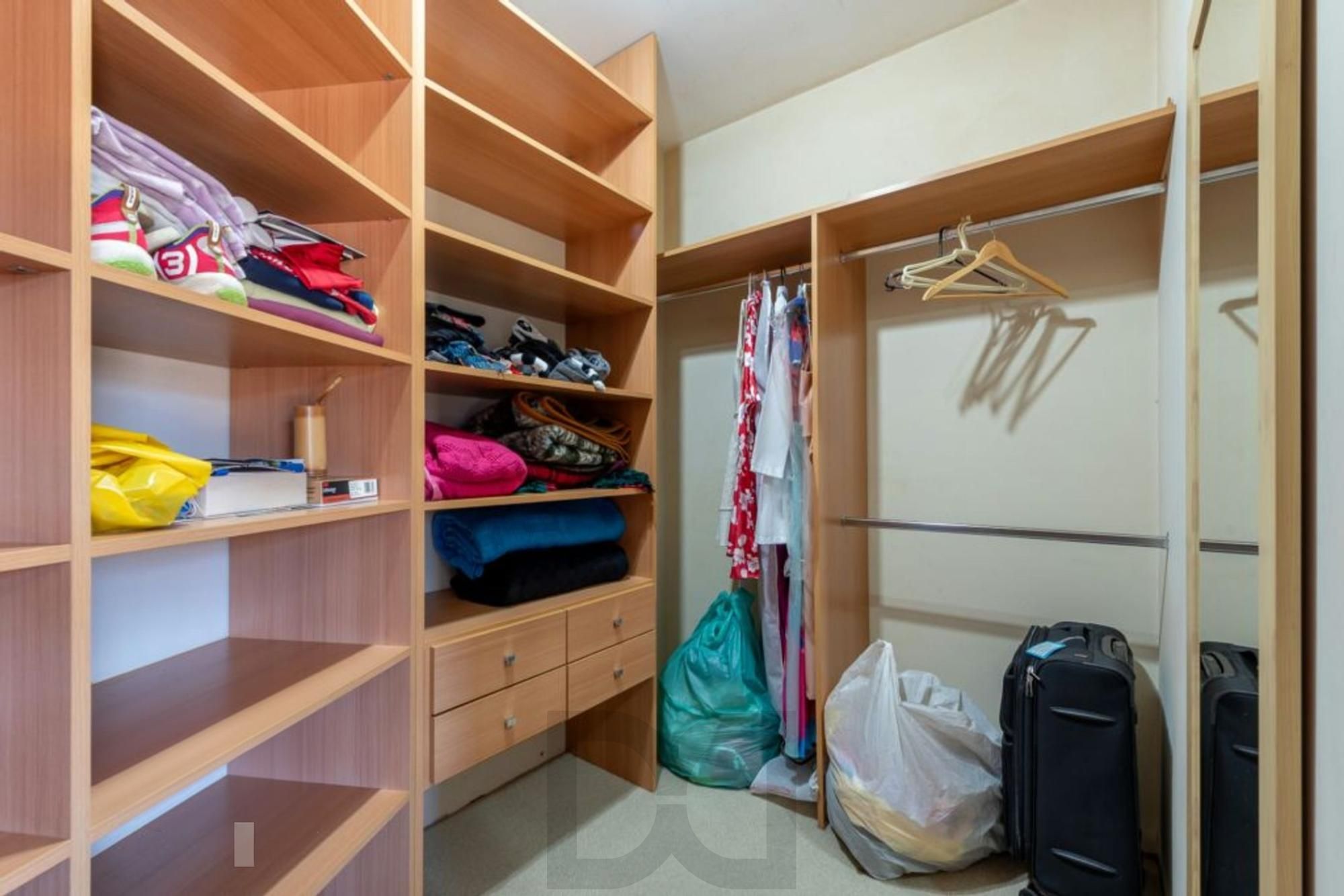 Casa com 5 dormitórios, 2 suítes, 2 vagas e 360m² à venda no Jardim Itu Sabará. — foto 32