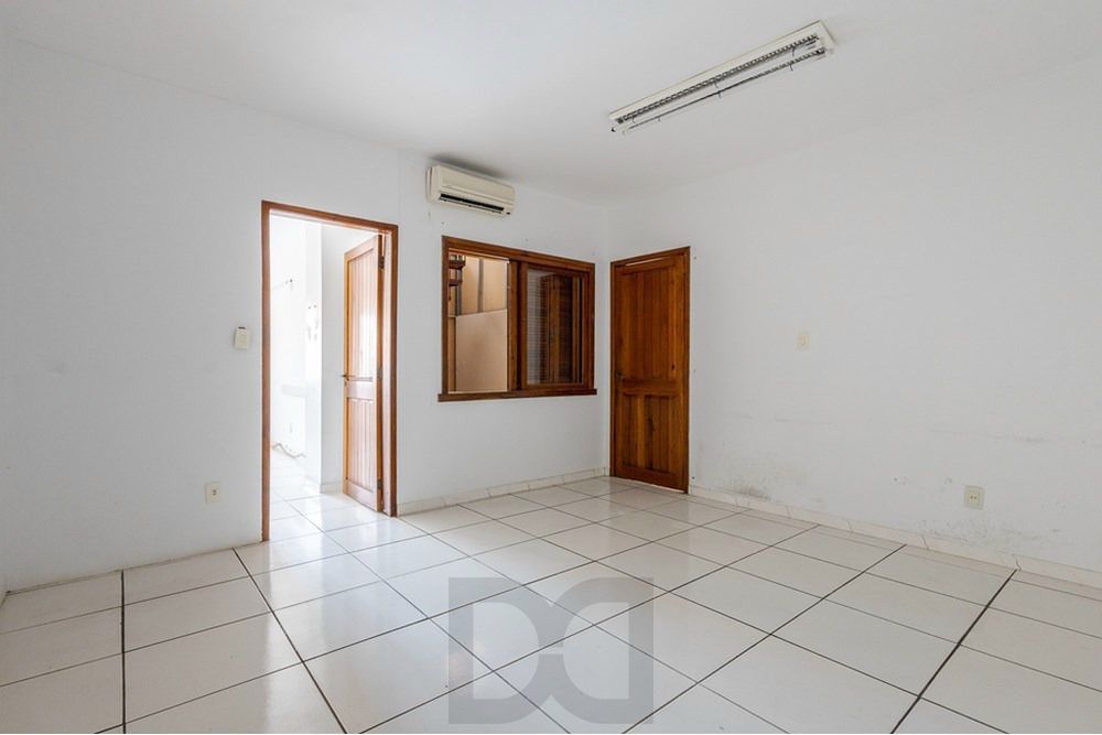 Casa com 4 quartos, 7 vagas e pátio no Bairro Higienópolis — foto 43