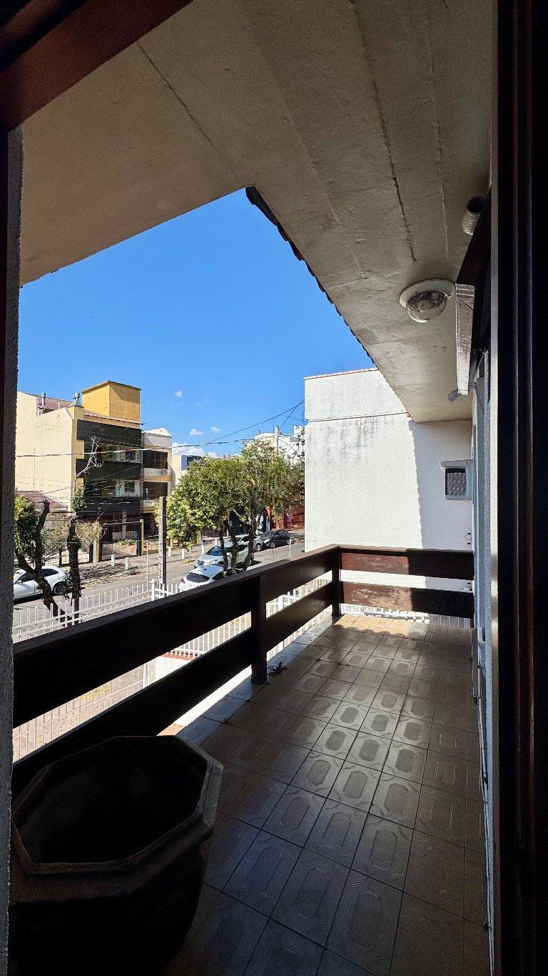 Casa com 350m², 4 quartos, 2 Suítes à venda em Azenha, Porto Alegre. — foto 17