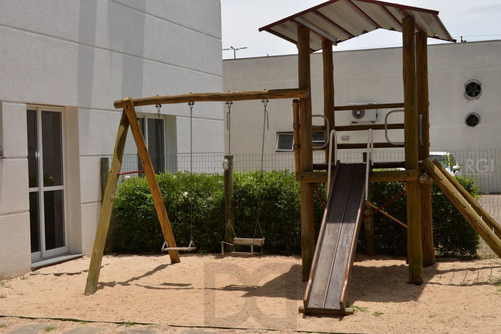 Apartamento de 2 dormitórios, elevador e 2 vagas no bairro Partenon — foto 19