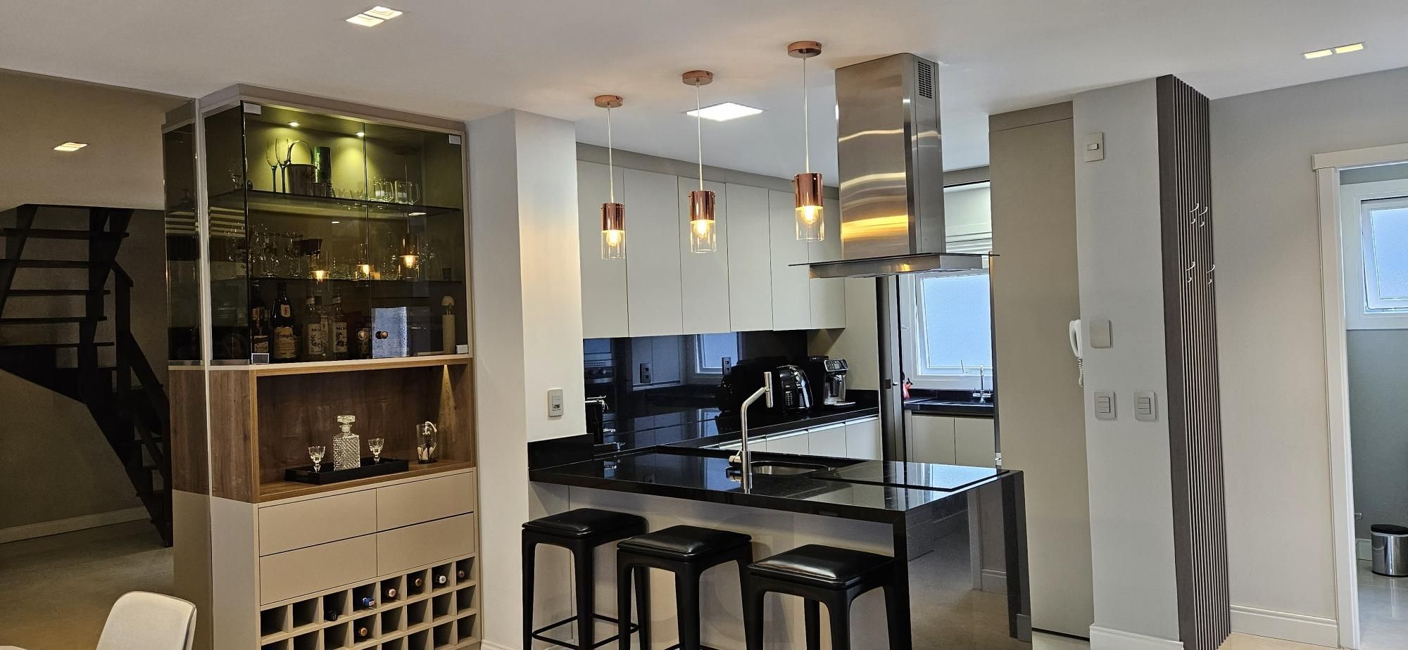 Casa em Condomínio com 3 quartos, 3 suítes, 2 vagas e 195m² no Jardim Carvalho. — foto 9