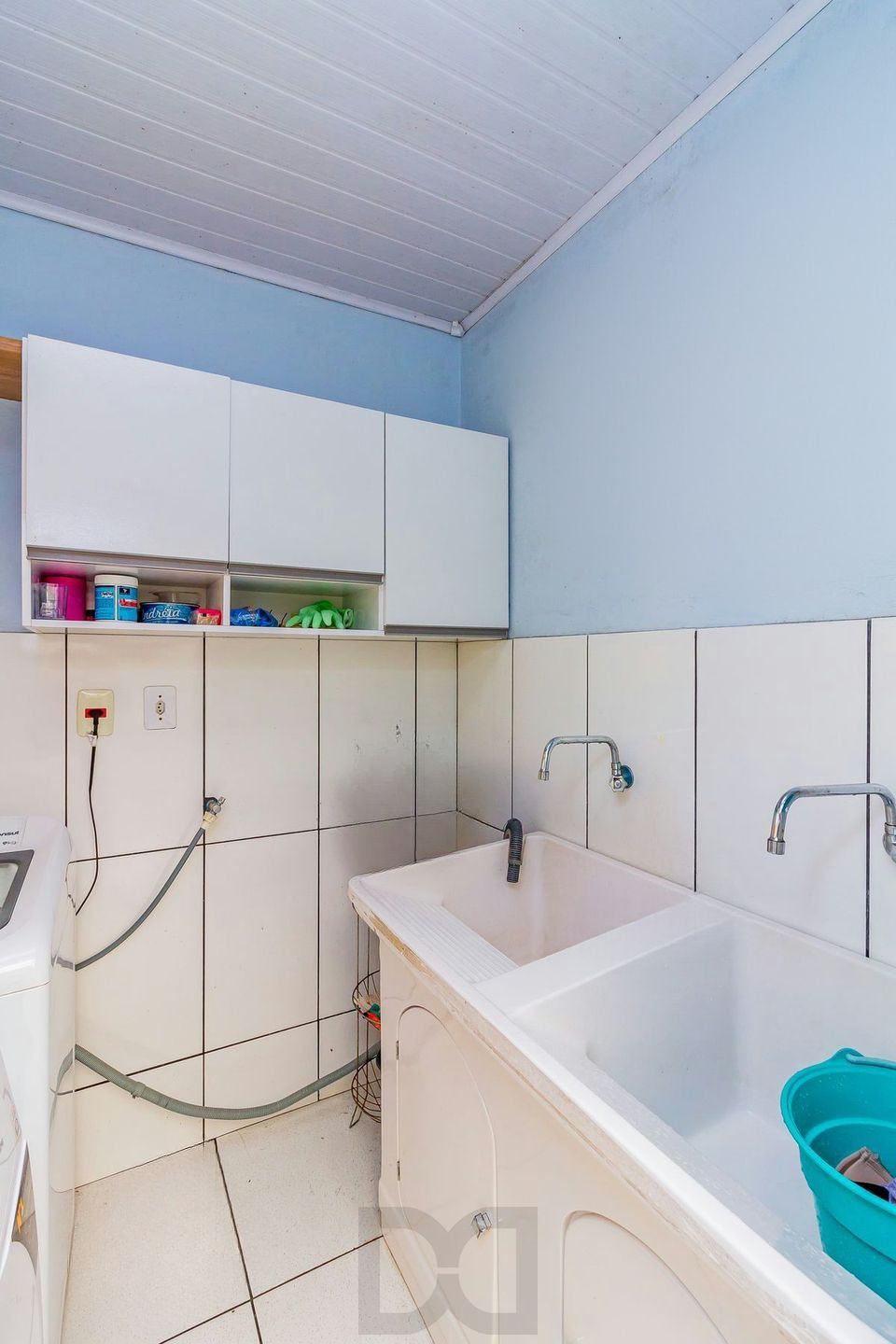 Casa com 5 quartos, 2 vagas e pátio, no Bairro Sarandí — foto 30