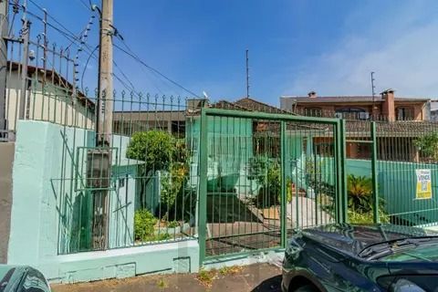 Casa de 2 dormitórios, 1 vaga de garagem no bairro glória Porto Alegre. — foto 1