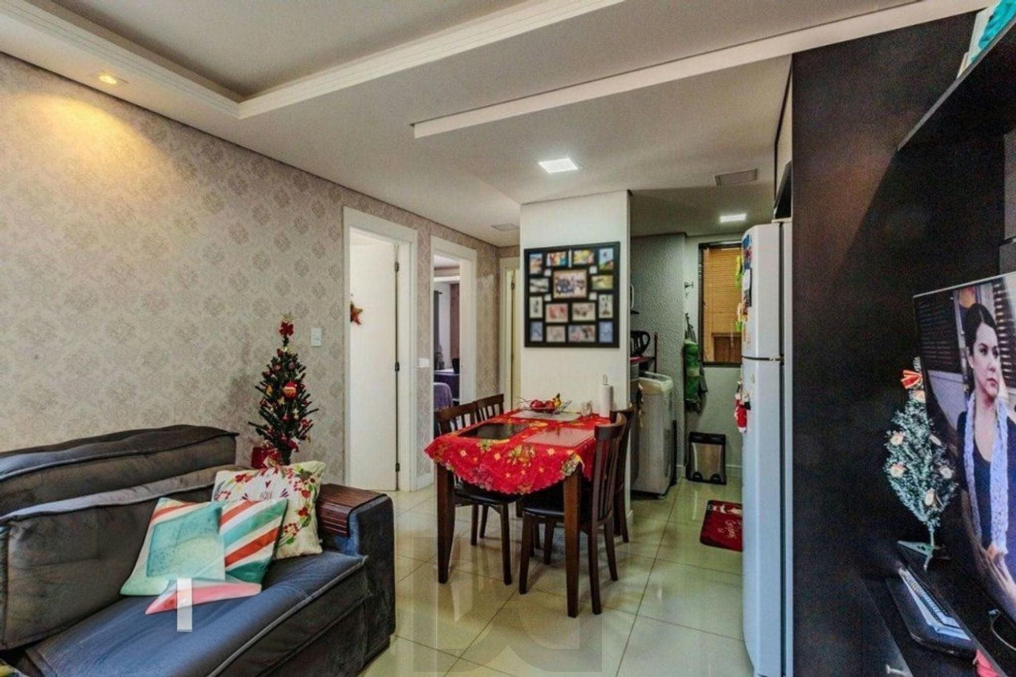 Apartamento semi mobiliado de 2 quartos e 1 vaga no bairro Glória. — foto 1