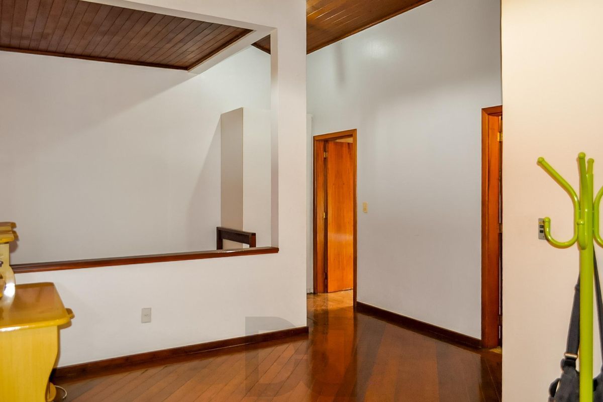 Ótima Casa condomínio pronta para morar, semi mobiliada, Bairro Menino Deus — foto 10