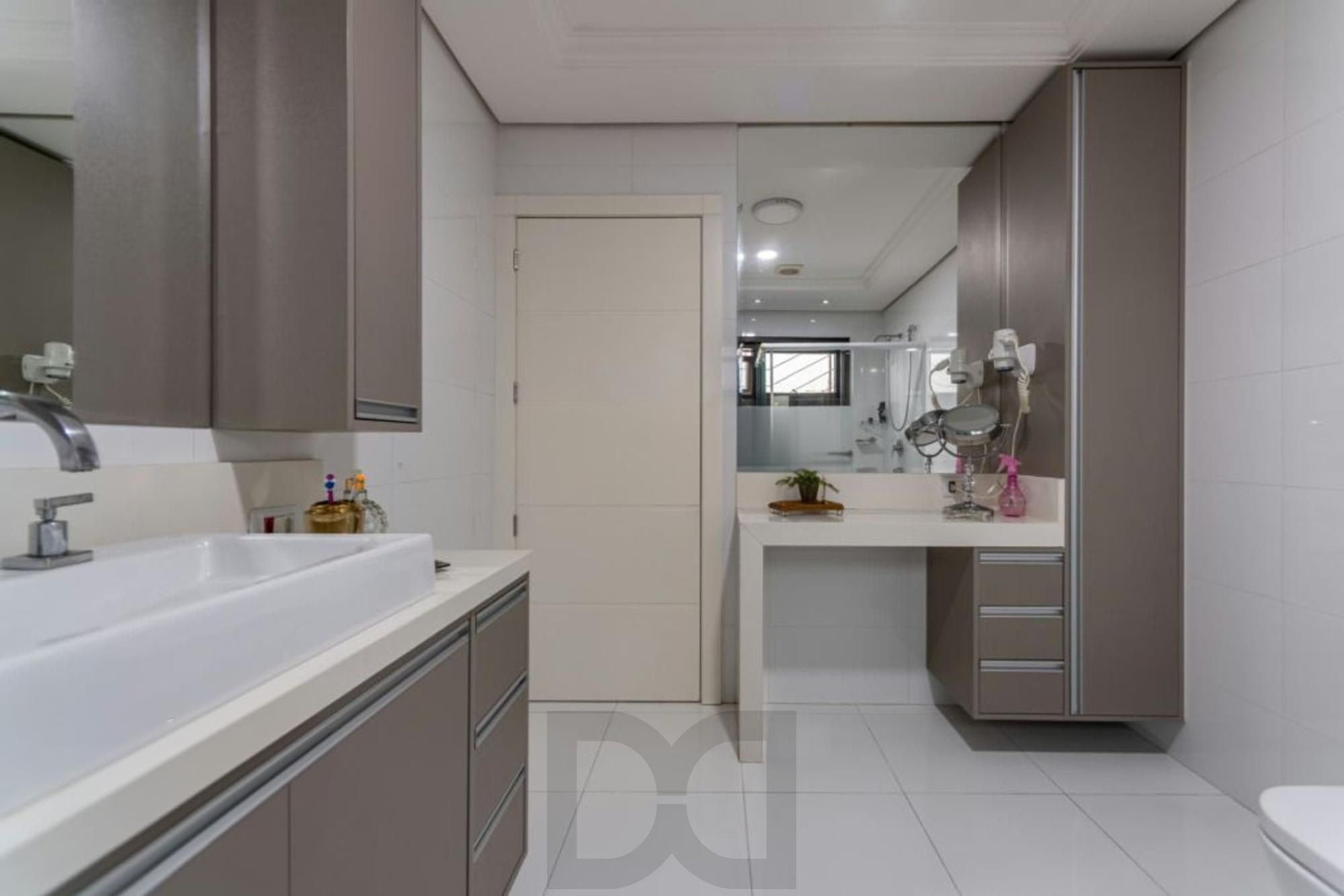 Casa com 4 quartos,1 Suite, 2 vagas e 450m² à venda em Sarandi. — foto 13