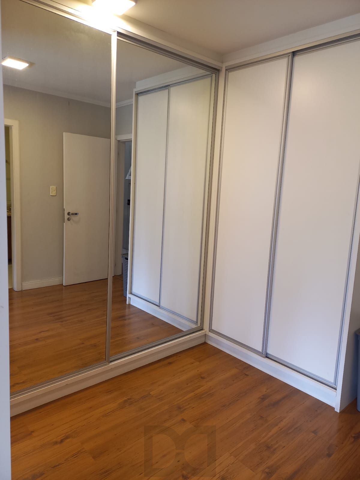 Casa com 4 dormitórios no Bairro Chácara das Pedras — foto 49