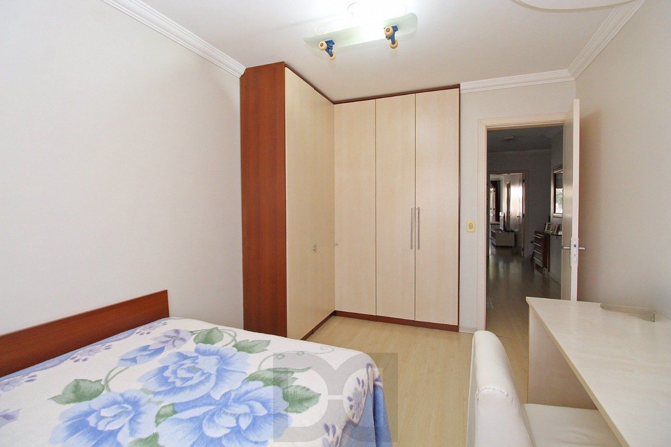 Casa com 4 dormitórios, pátio e piscina no Bairro Jardim Itu — foto 29