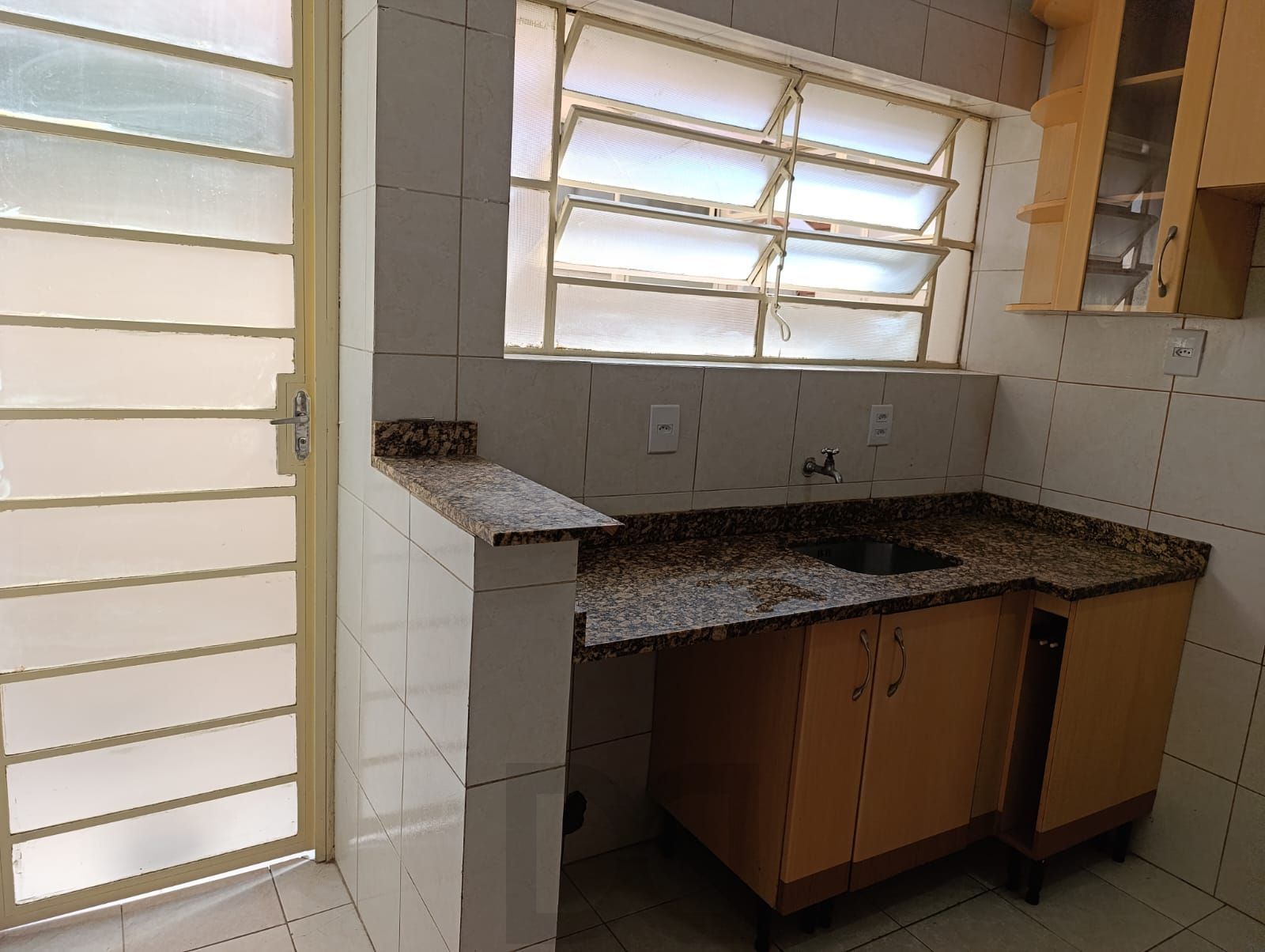 Apartamento térreo de 2 dormitórios e 1 vaga no bairro Praia de Belas — foto 15