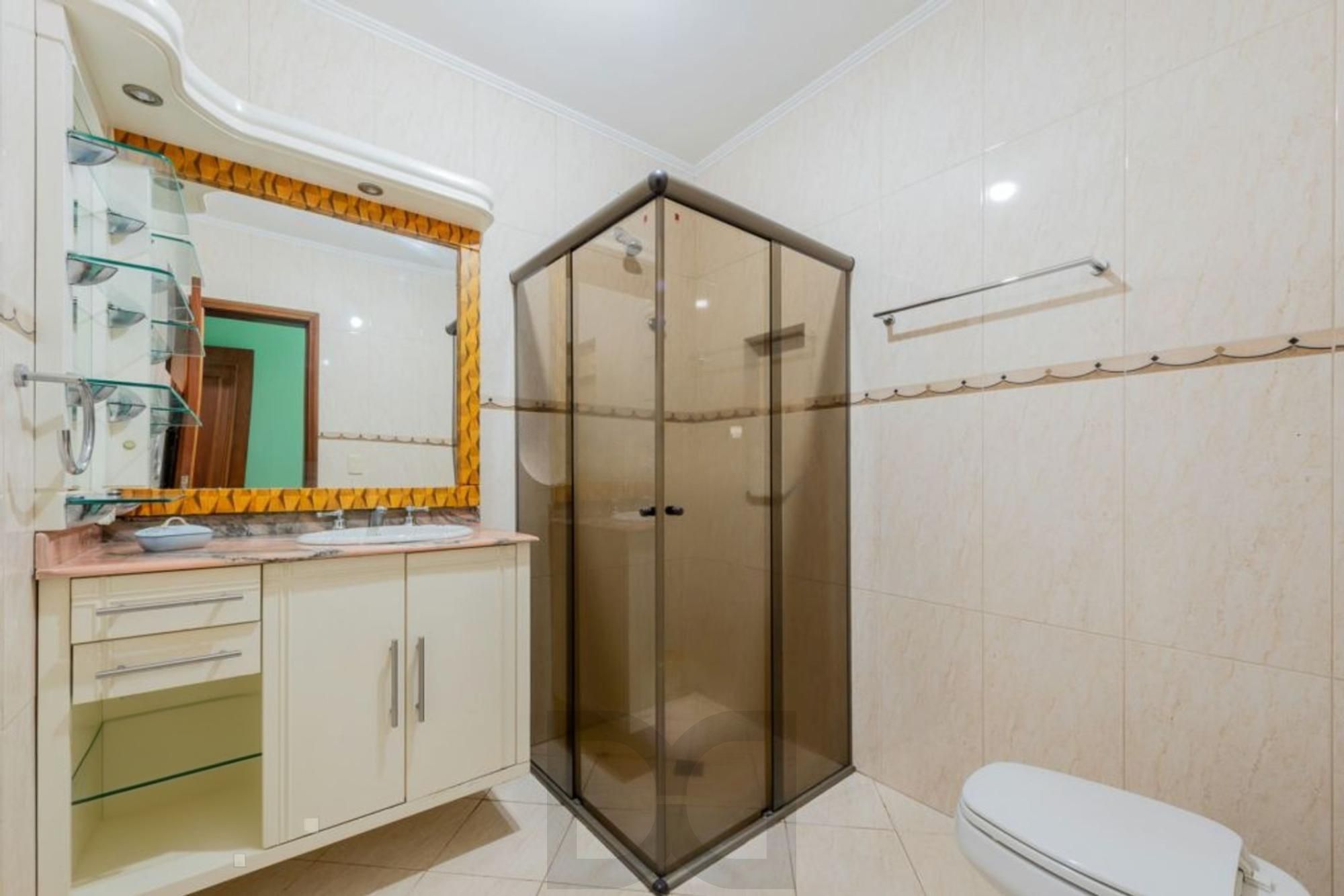 Casa com 3 dormitórios,1 suíte, 4 banheiros e 4 vagas, 203m² no Jardim Itu. — foto 24
