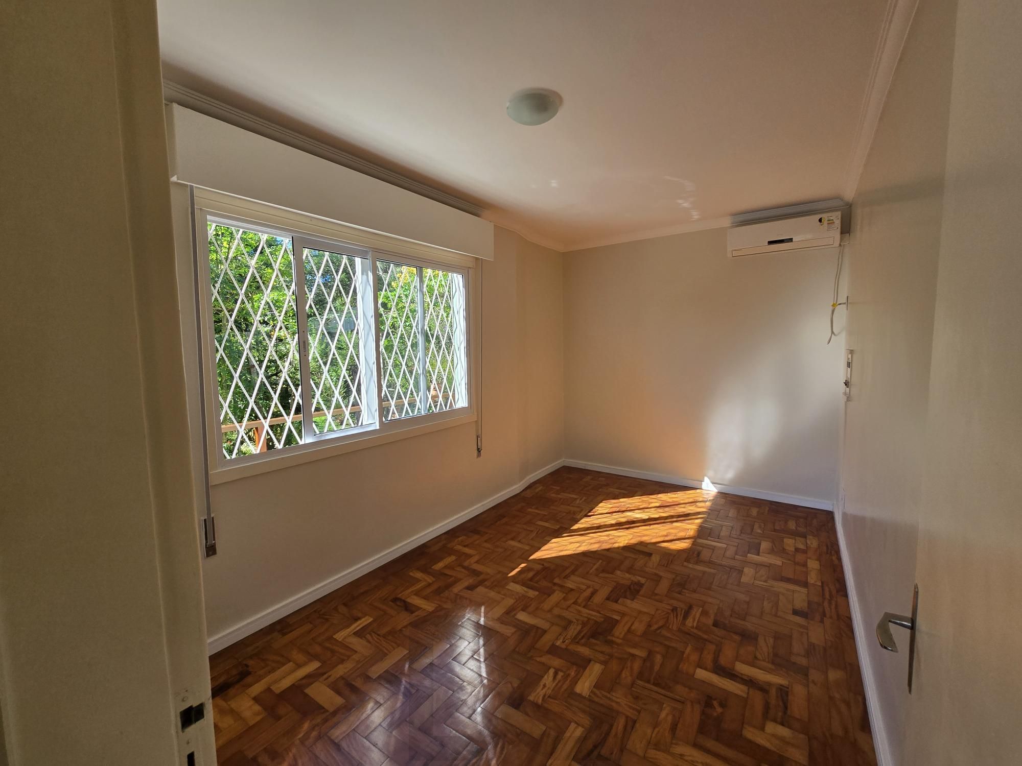 Casa 3 dormitórios, 1 suíte, 4 vagas 210 m² privativos no Belém Novo. — foto 14