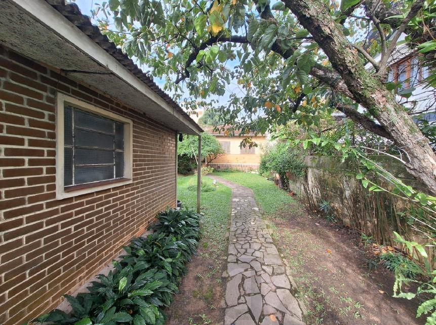 Casa com Terreno de 213m² na Azenha em Porto Alegre — foto 1