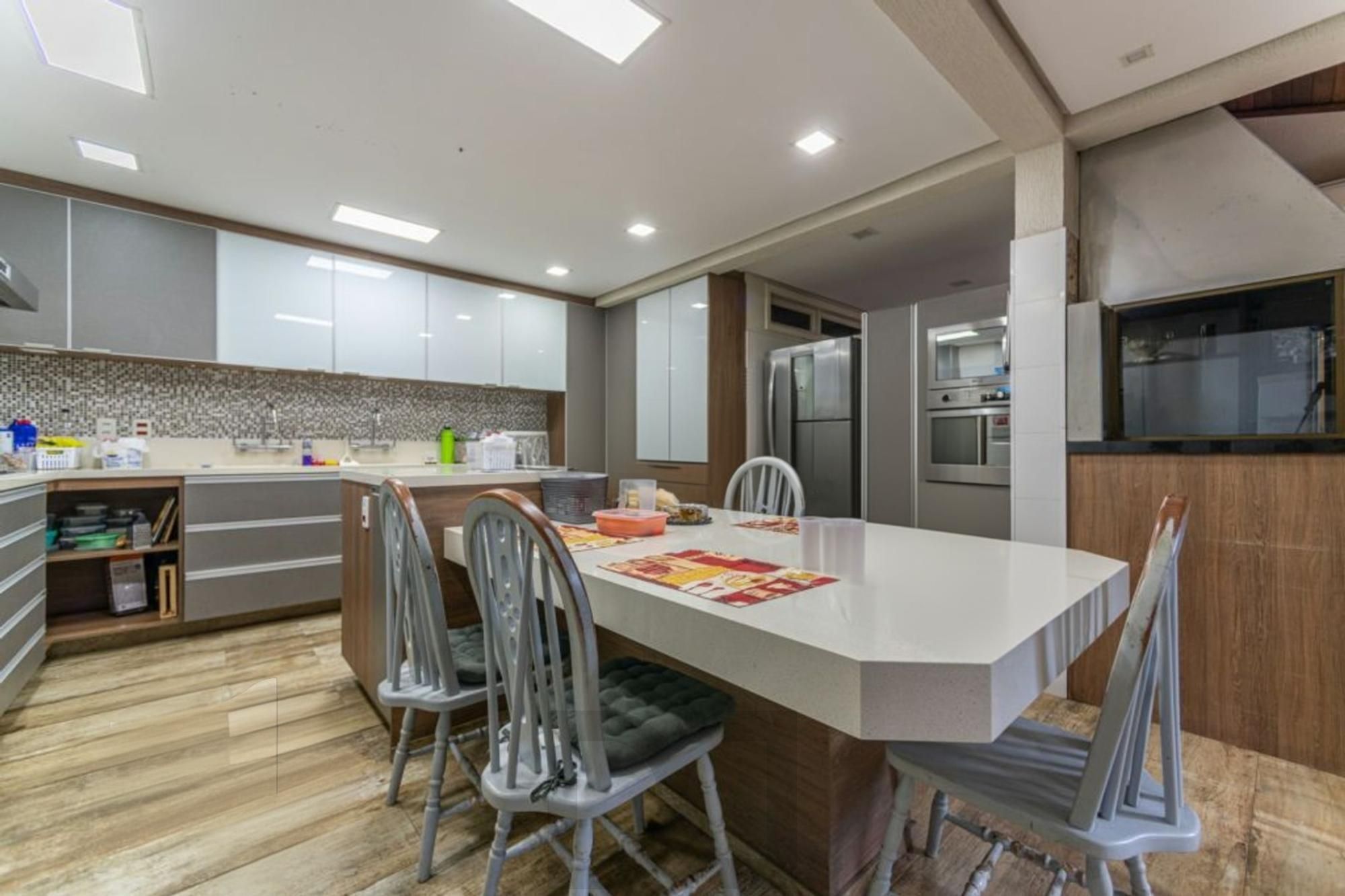Casa com 4 quartos,1 Suite, 2 vagas e 450m² à venda em Sarandi. — foto 29