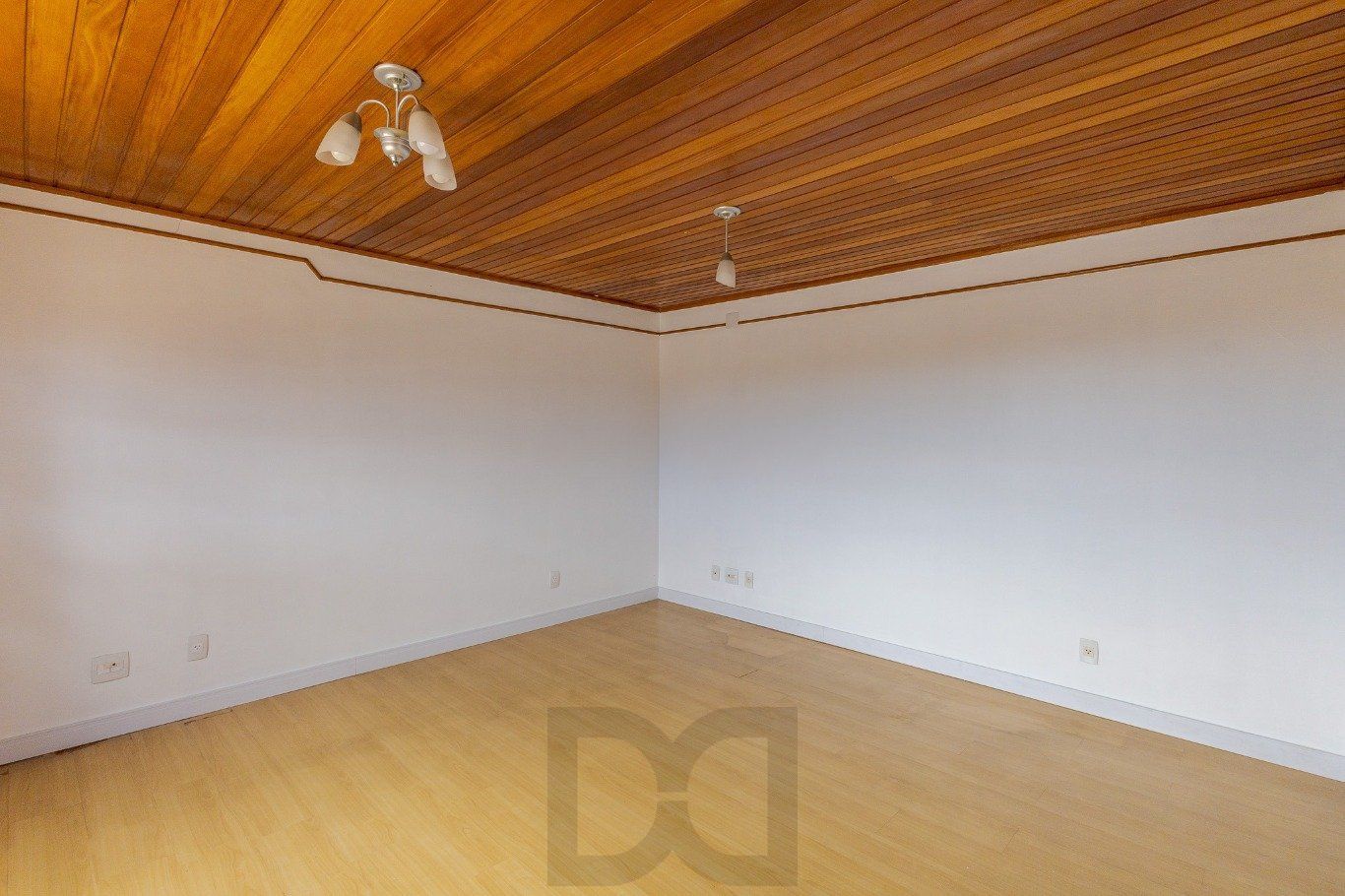Cobertura com 4 quartos, 1 suíte e 2 vagas no bairro Passo da Areia. — foto 11