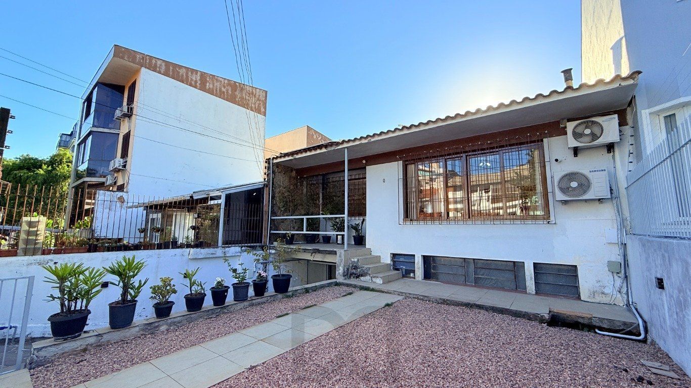 Casa com 4 quartos, vaga coberta, piscina e pátio no bairro Cristo Redentor — foto 31