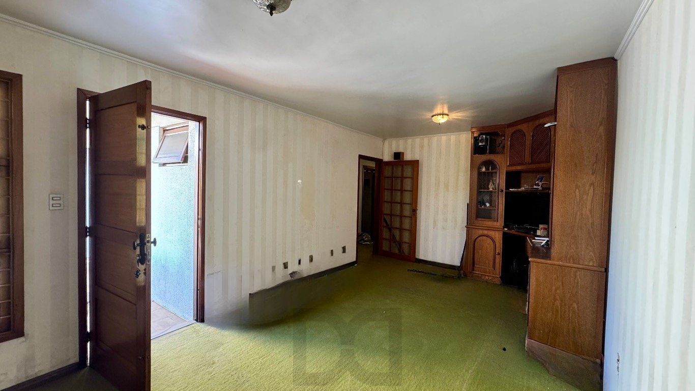 Casa com 350m², 4 quartos, 2 Suítes à venda em Azenha, Porto Alegre. — foto 14