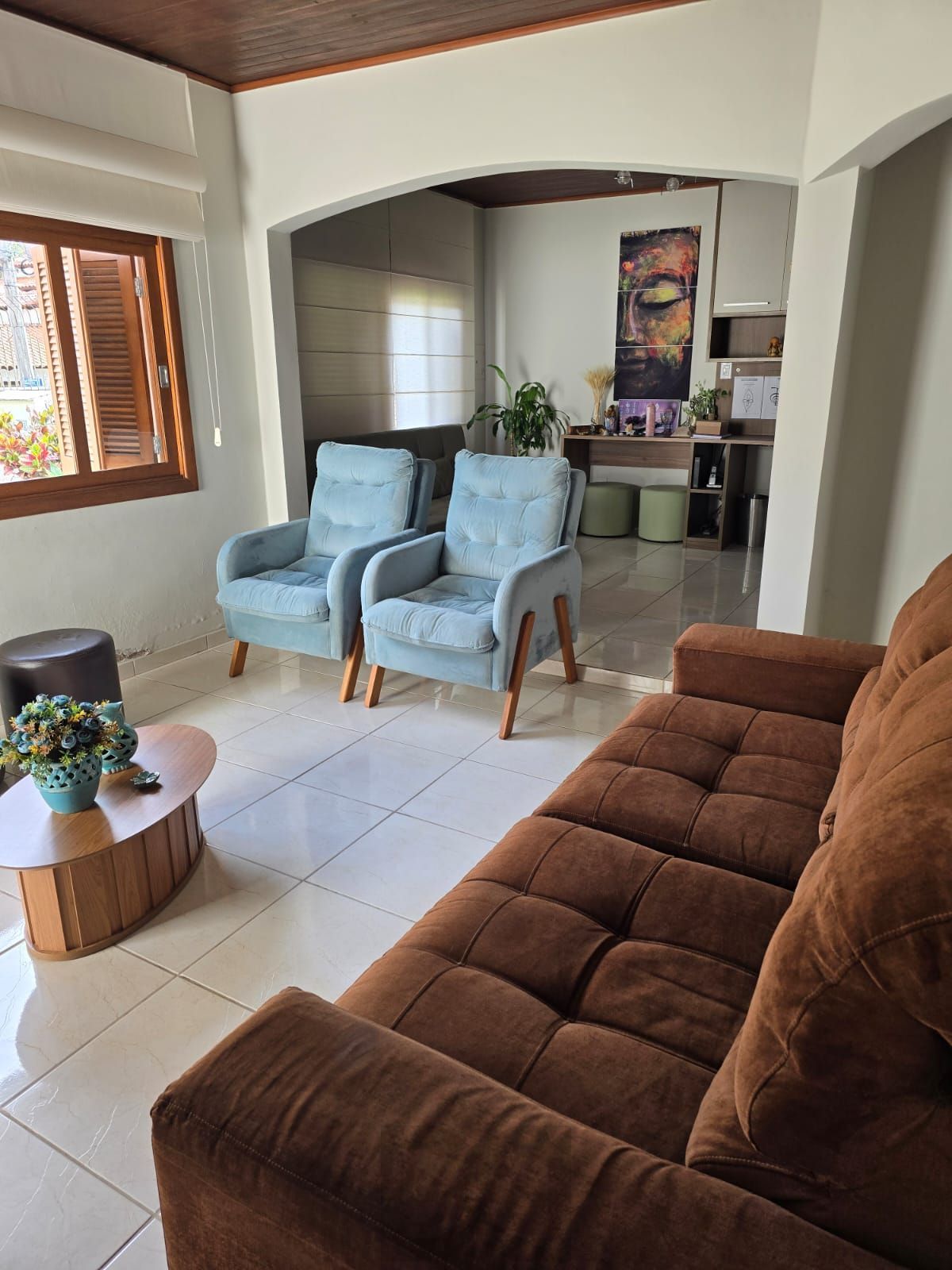 Casa térrea, 3 dormitórios e 4 vagas cobertos no Sarandi. — foto 4